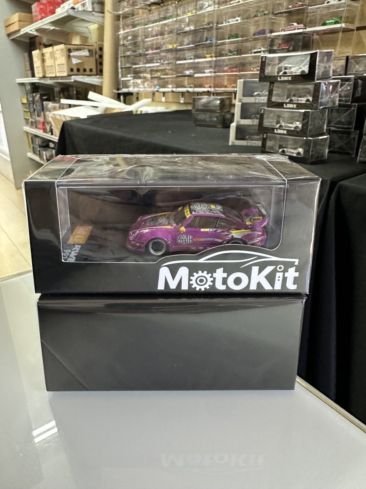 PORSCHE RWB 993 OLD ALTAR LIVERY PURPLE 1/64 DIECAST CAR MODEL BY MOTOKIT MK