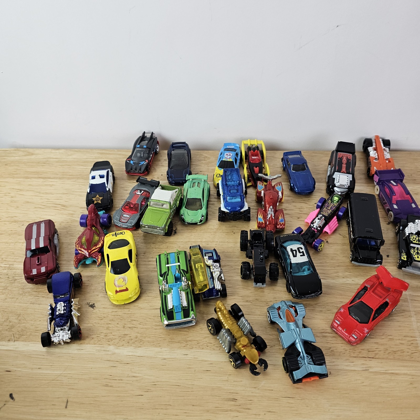 Hot Wheels & Unbranded Cars And Trucks 25+ Lot Various Models Used Toys
