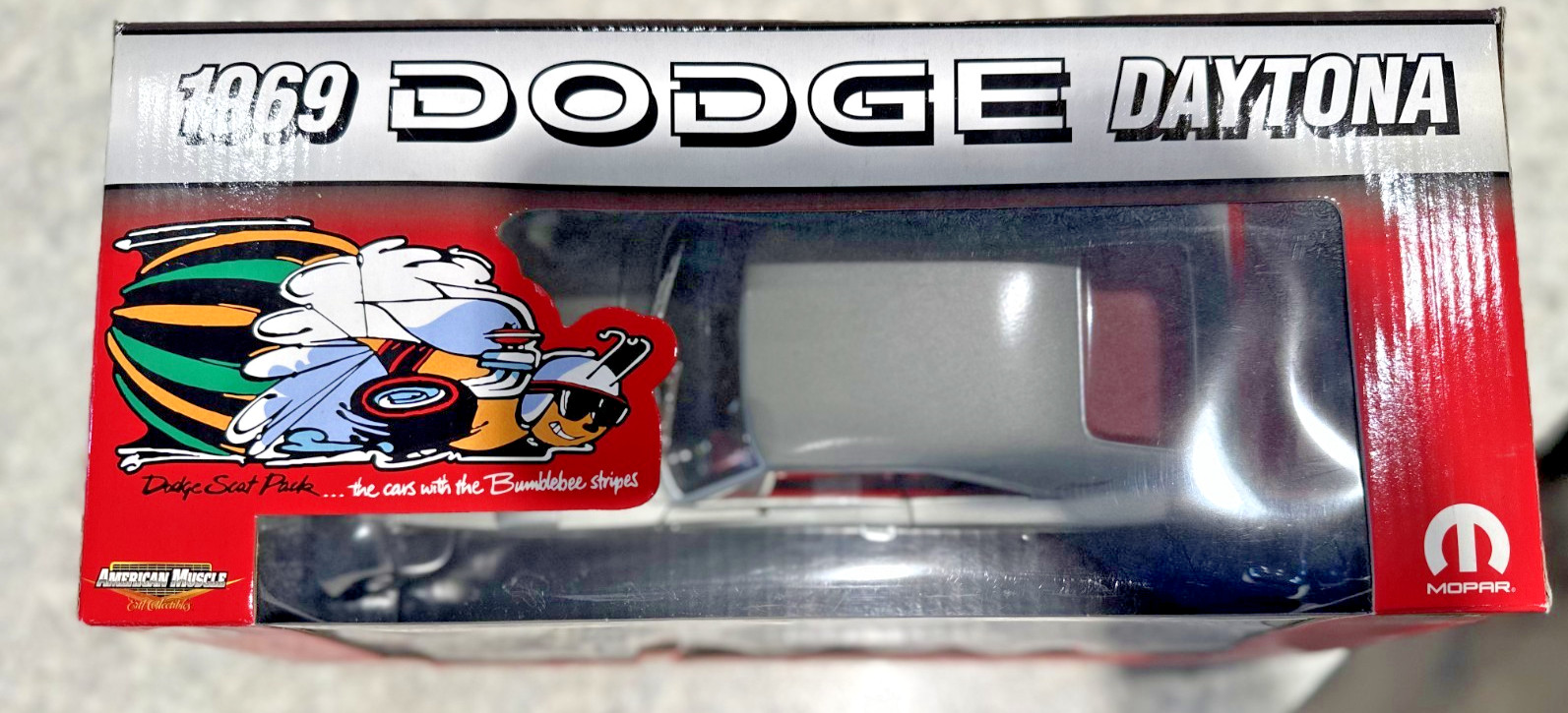 Mopar American Muscle 1969 Dodge Daytona Silver W/Red Wing 1:18 Die-Cast
