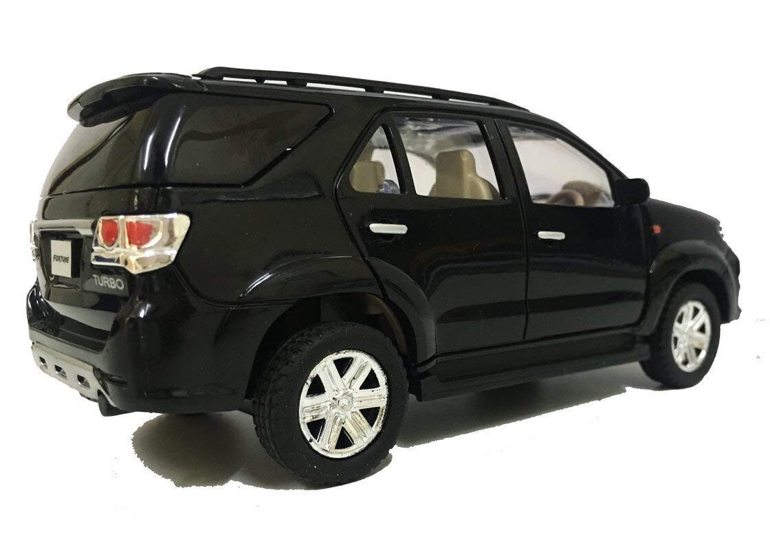 Fortuner Pull Back Car (Multicolor)