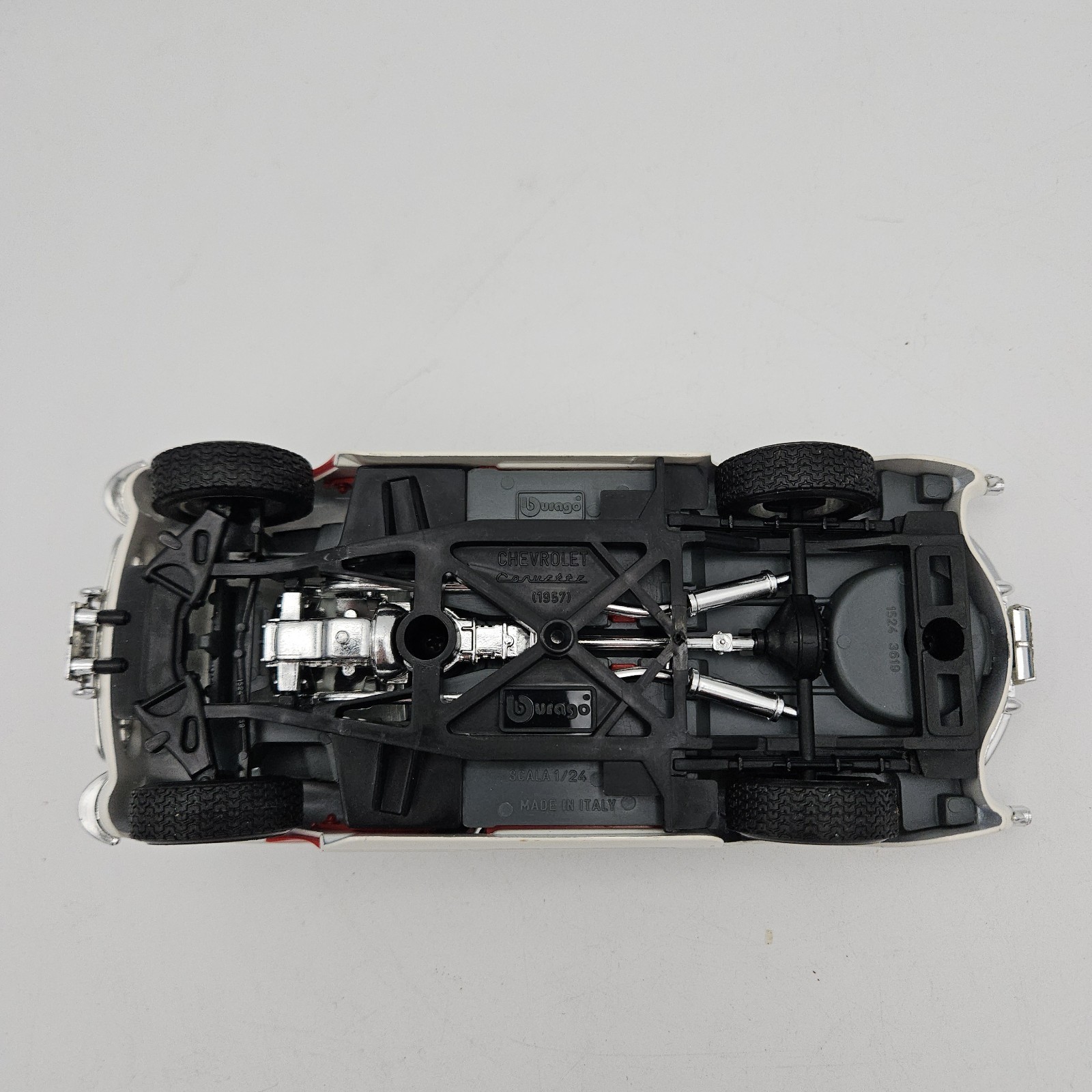 Burago 1:24 Diecast 1957 Chevrolet Corvette White & Red No Box