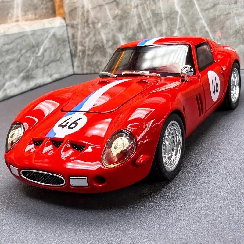 1:32 1964 Ferrari 250 GTO Diecast Alloy Car Model – Light Sound Pull-Back Toy
