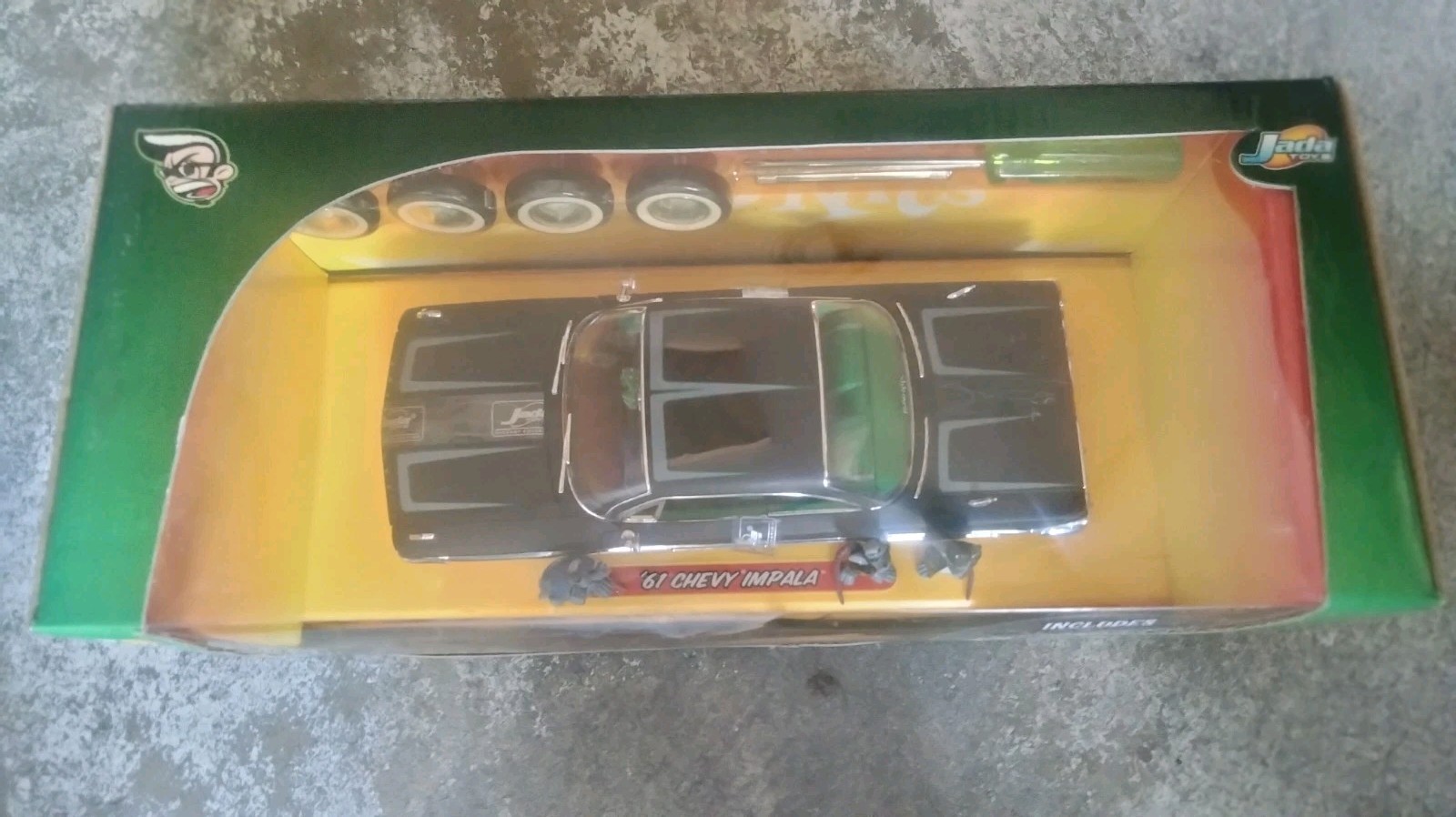 JADA ROAD RATS 1:24 (Customized) “1961 Chevy Impala” with 3 Homie Hood Rats RARE
