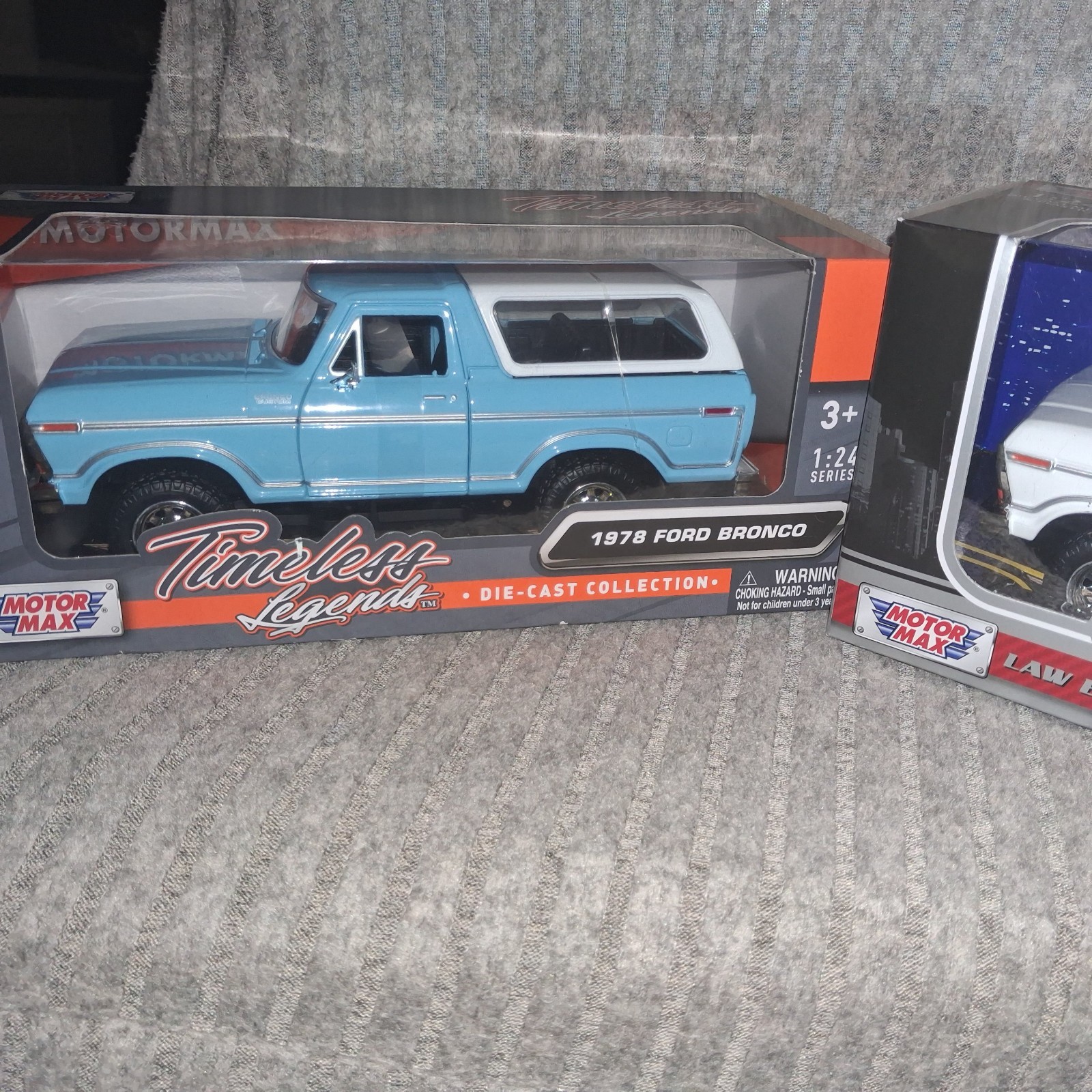 1978 Ford Bronco Custom Light Blue and White “Timeless Legends” Series 1/24 Diec