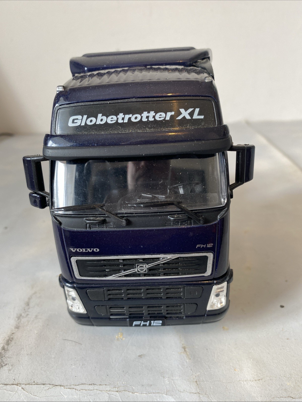 Welly 1/32 Volvo FH12 Tractor Unit