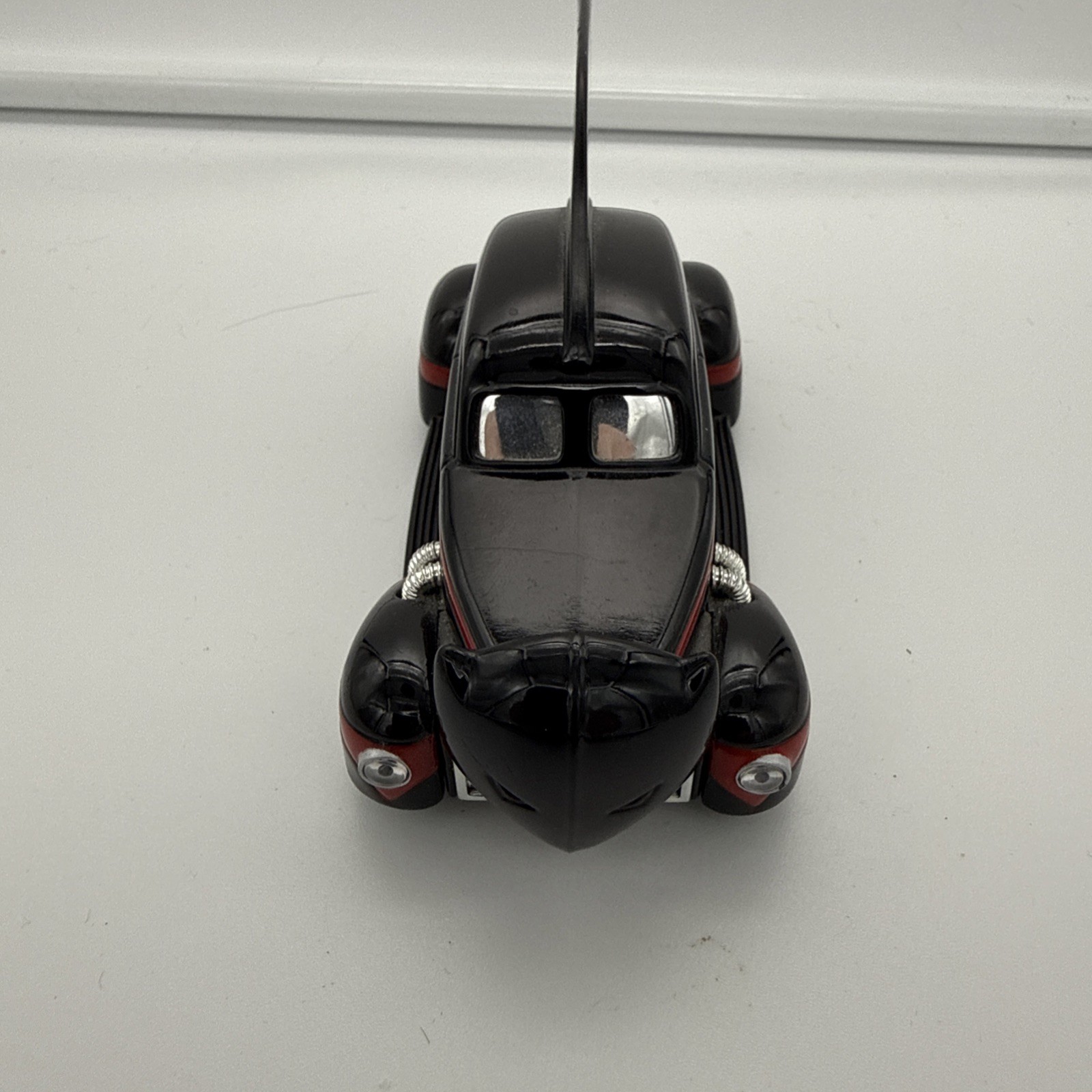Corgi 1940’s Batman Die-Cast Batmobile 1:43 Scale Launching Bat Emblem DC