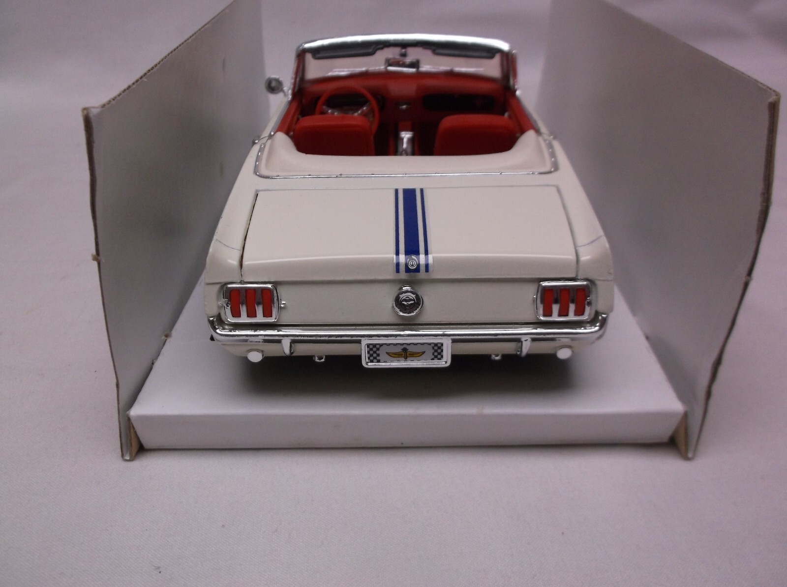 Mira Calidad Golden Line 1965 Ford Mustang Indy 500 Pace Car 1:18 Scale Diecast