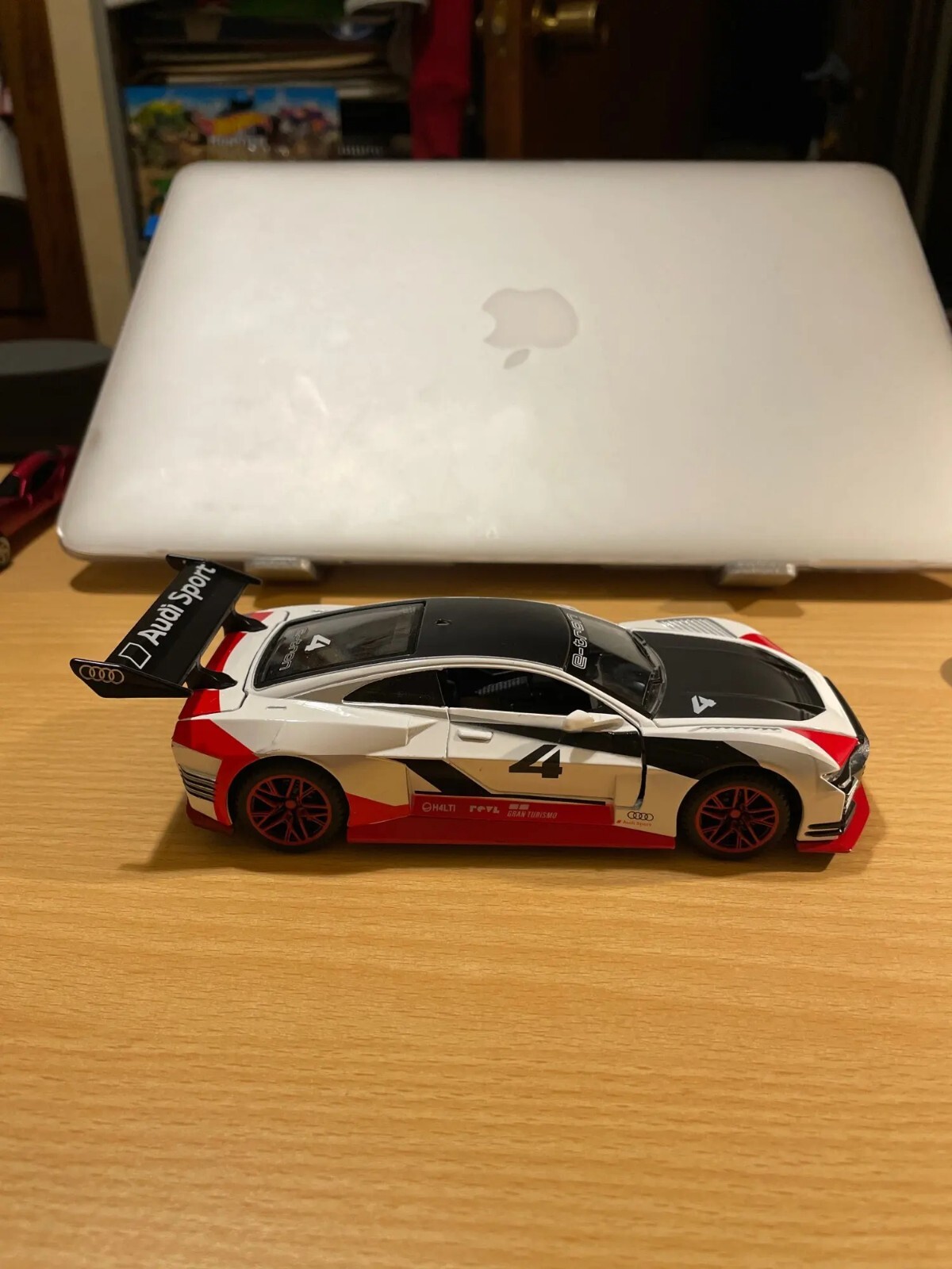 1:32 Audi GT Alloy Sports Racing Car Model Diecast & Toy Vehicle Metal Car Model