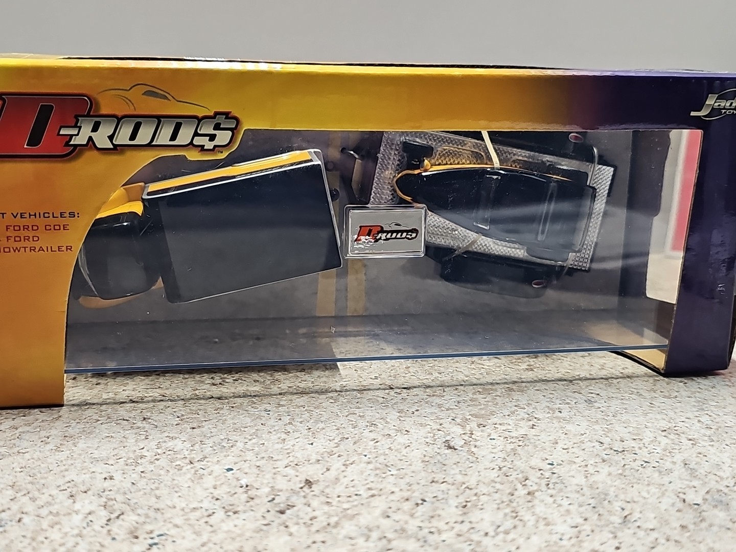 Vntg 2006 Jada D-Rods 1947 Ford COE with ’34 Ford Coupe on Trailer 1:64 RARE