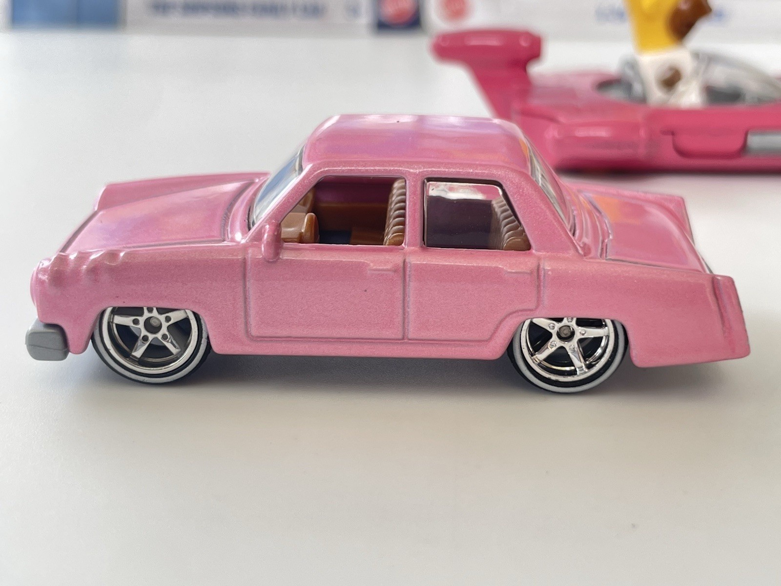 Hot Wheels The Simpsons Family Car + CUSTOM Simpsons Landspeeder- CUSTOMIZED