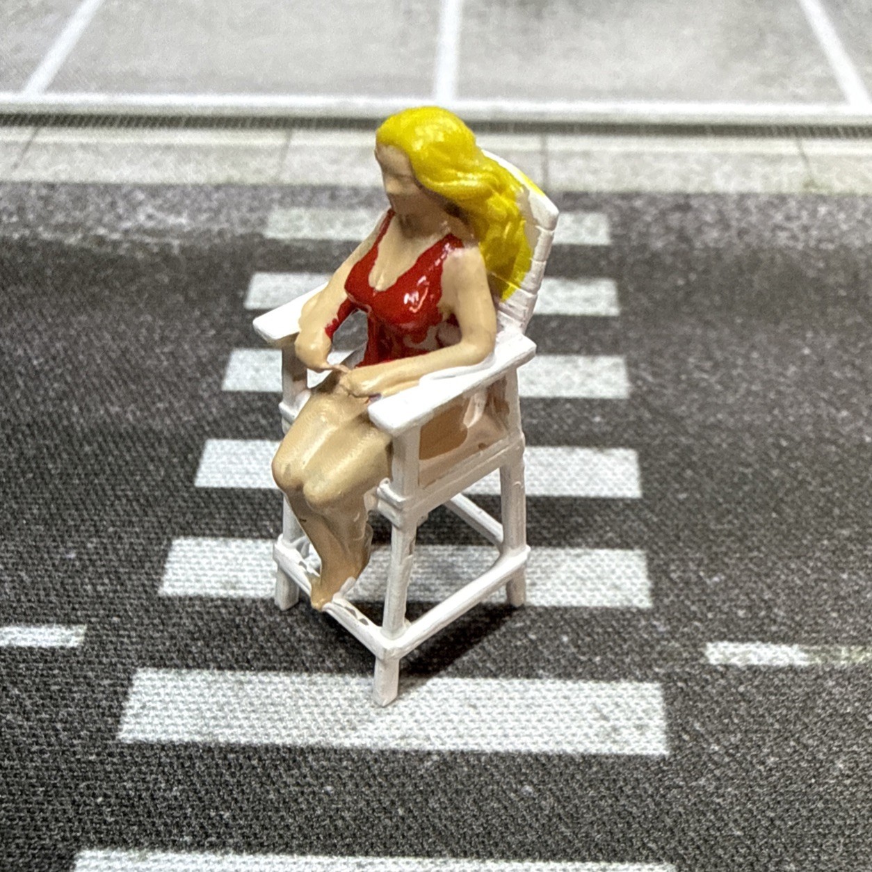 1/64 Scale Lifeguard Female Figure With Stand – Hand-painted Resin Diorama Prop