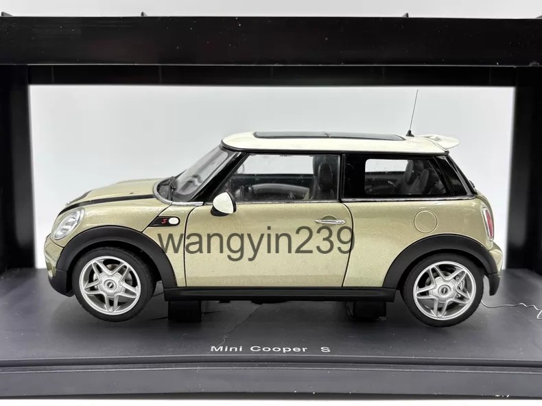 Autoart 1/18 BMW Mini Cooper S Gold Model Car