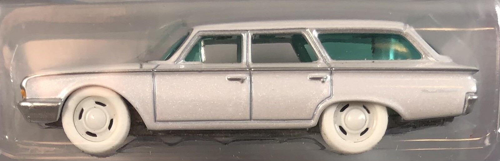 Johnny Lightning James Bond 007 1960 Ford Ranch Wagon Chase