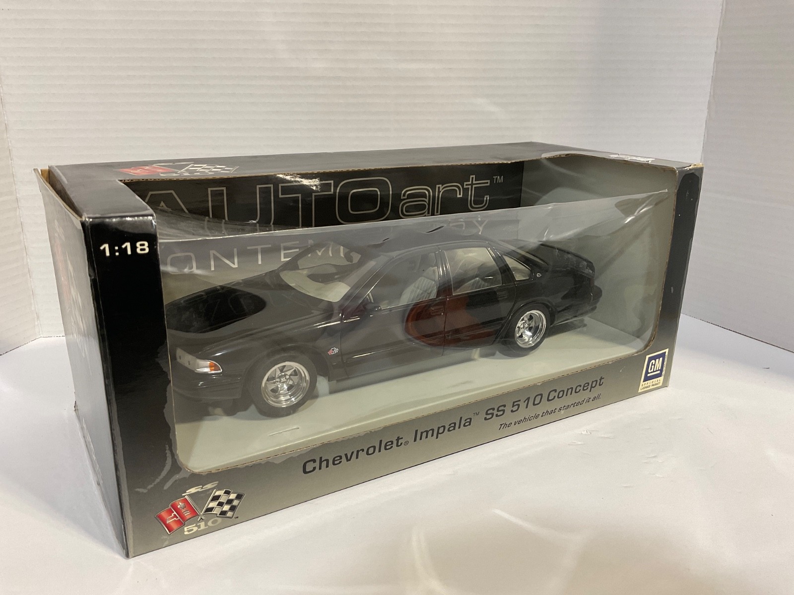 1:18 AUTO ART CONTEMPORARY CHEVROLET IMPALA SS 510 CONCEPT BLACK ON GREY