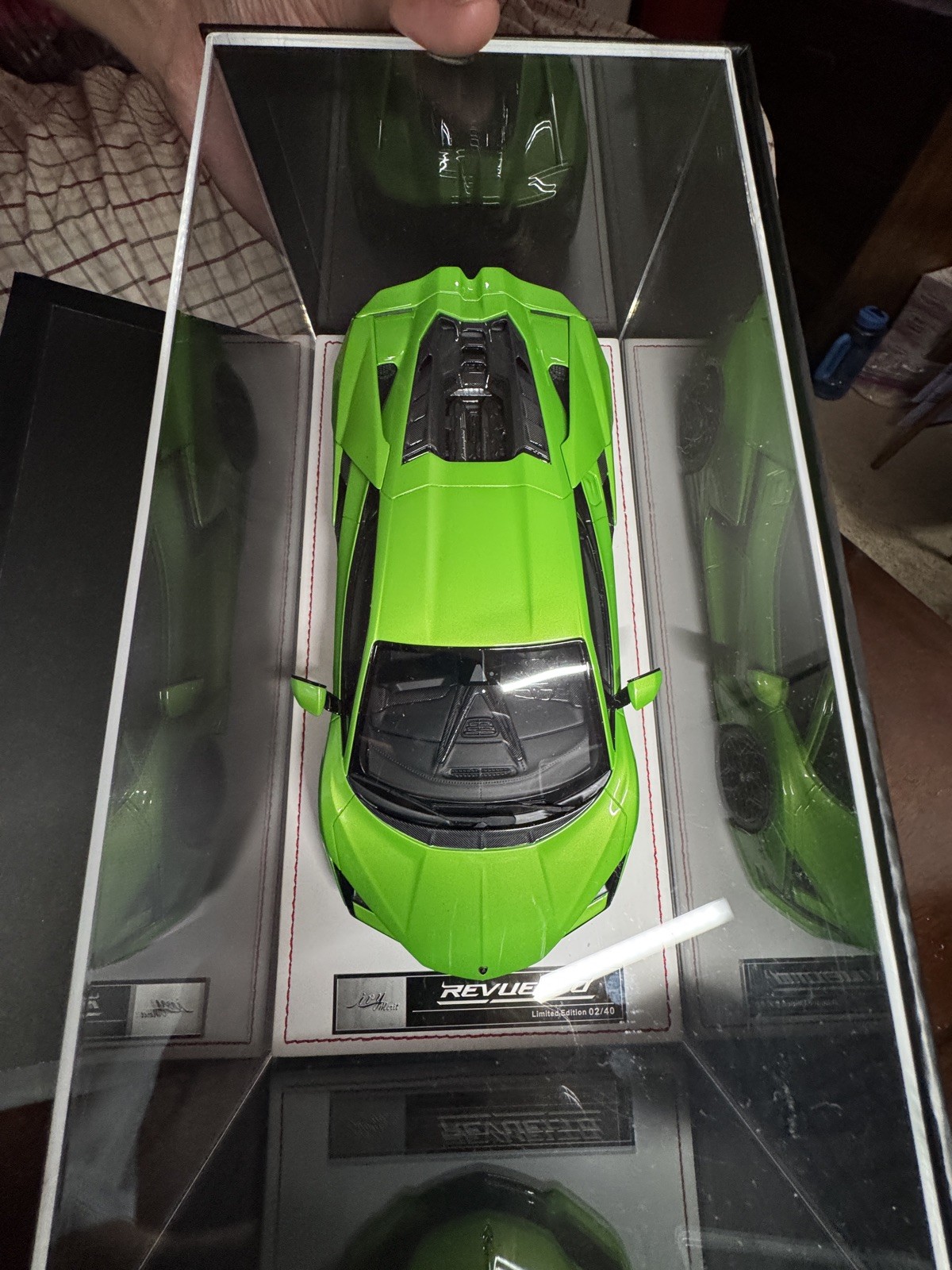 1/18 Ivy Models Lamborghini Revuelto in Green Leather Base 40 pcs
