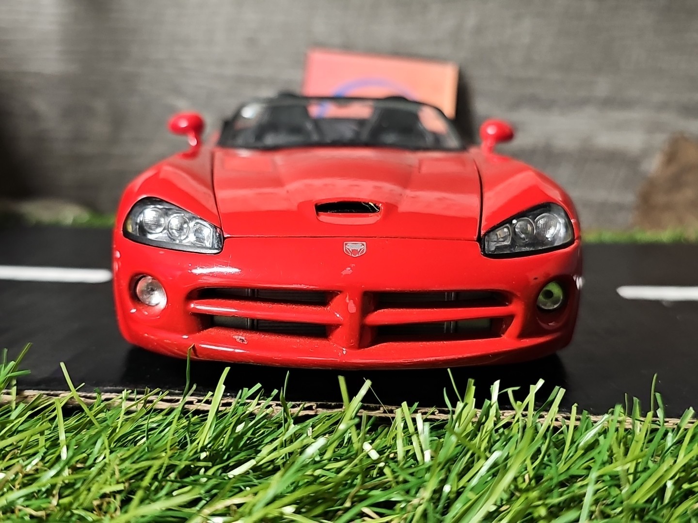 Maisto Special Edition Dodge Viper Convertible 1:18 Scale Diecast Car Red NO BOX