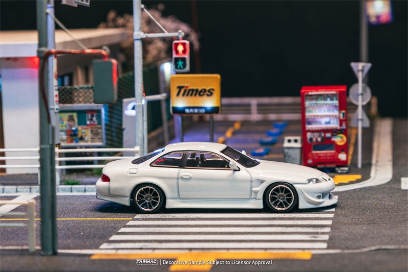 1:64 VERTEX Soarer JZZ30 White Diecast Model Car Collector Desk Display Shelf