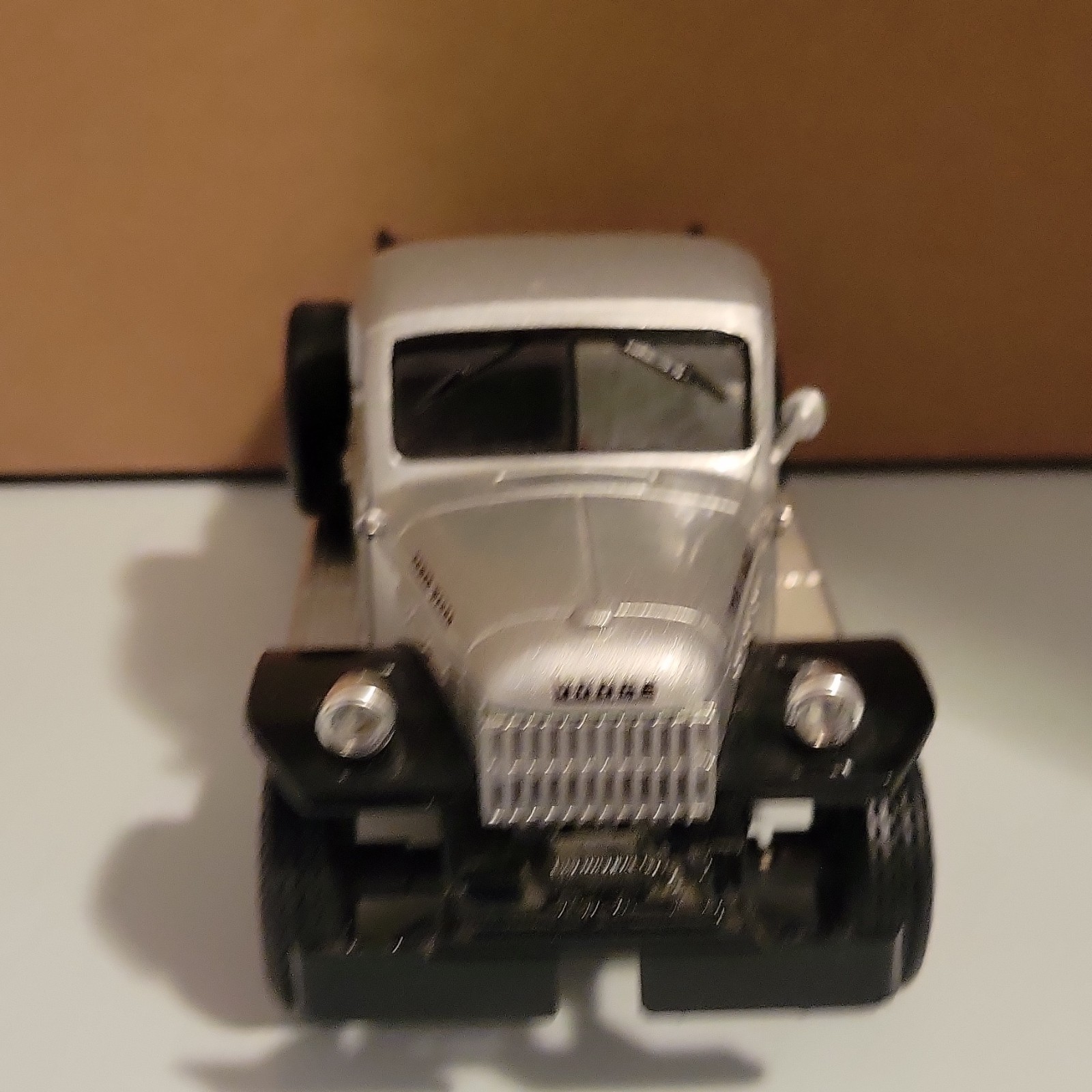 Dodge Power Wagon 1946 Pickup Truck Diecast Model Silver Black Red Wheels