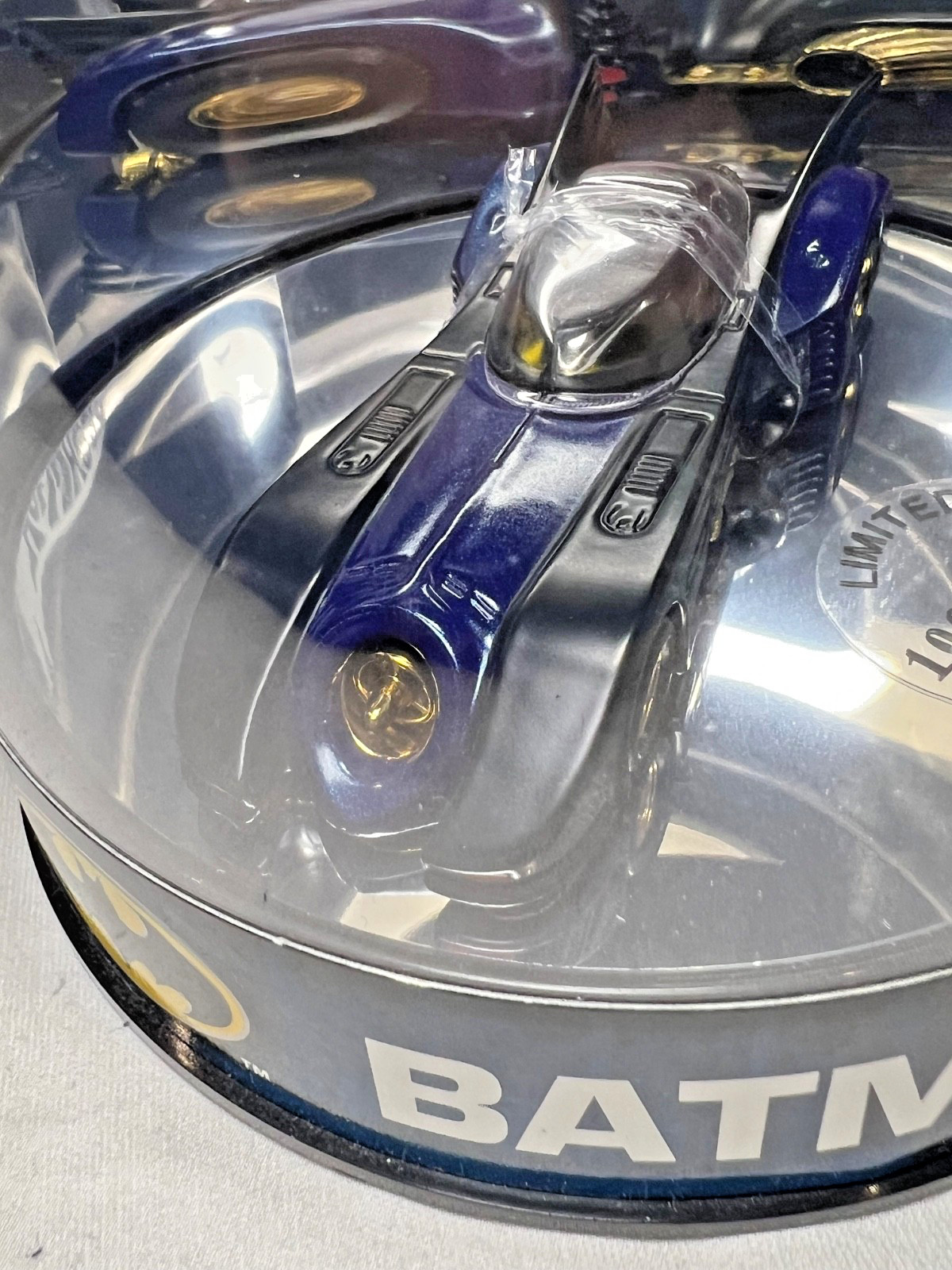 RARE – 2004 Hot Wheels Batmobile Series Oil Can 1 of 3 Limited Edition 1065/4000