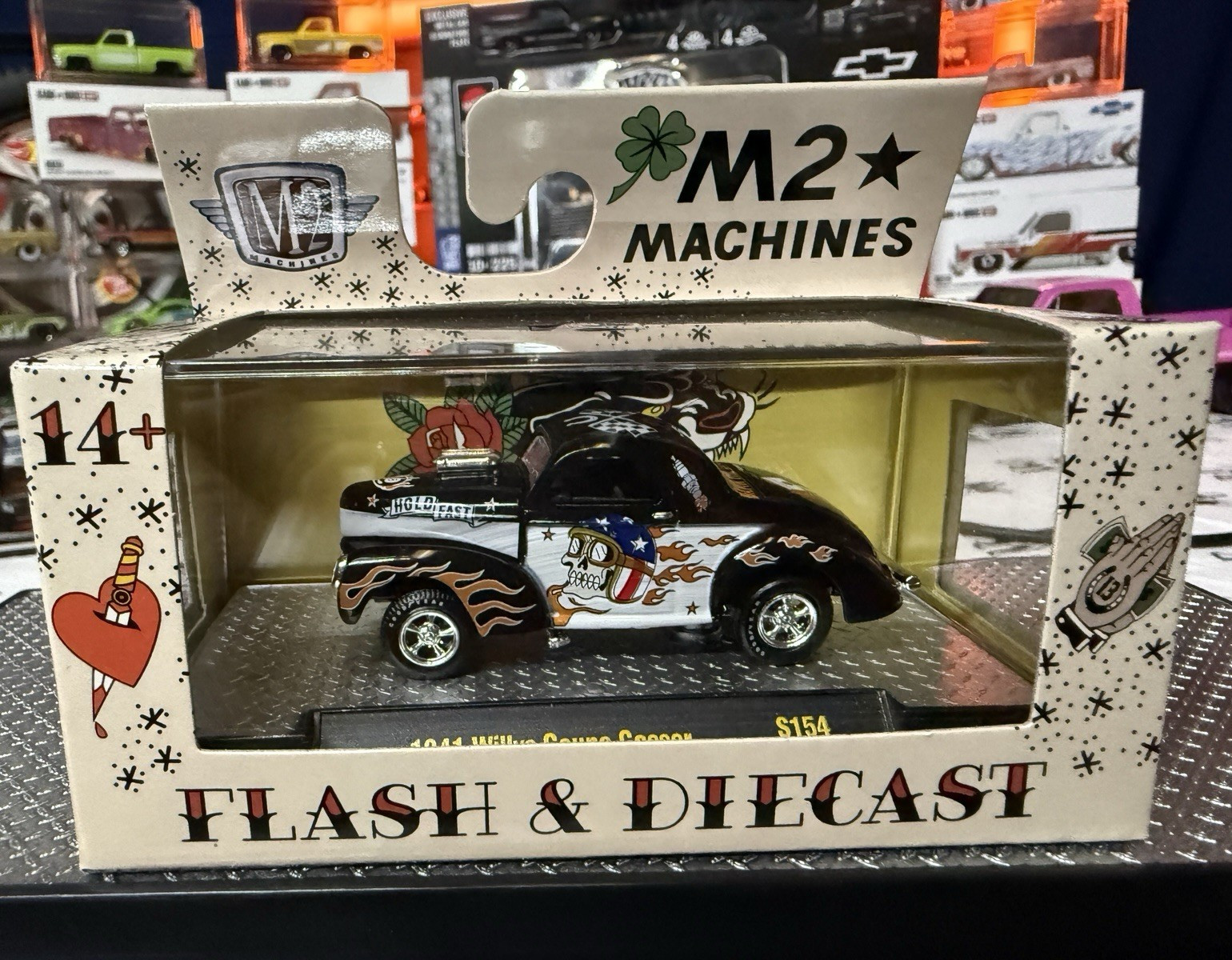 💥M2 Machines Flash & Diecast 1941 Willys Coupe Gasser Tattooing 1:64 💥