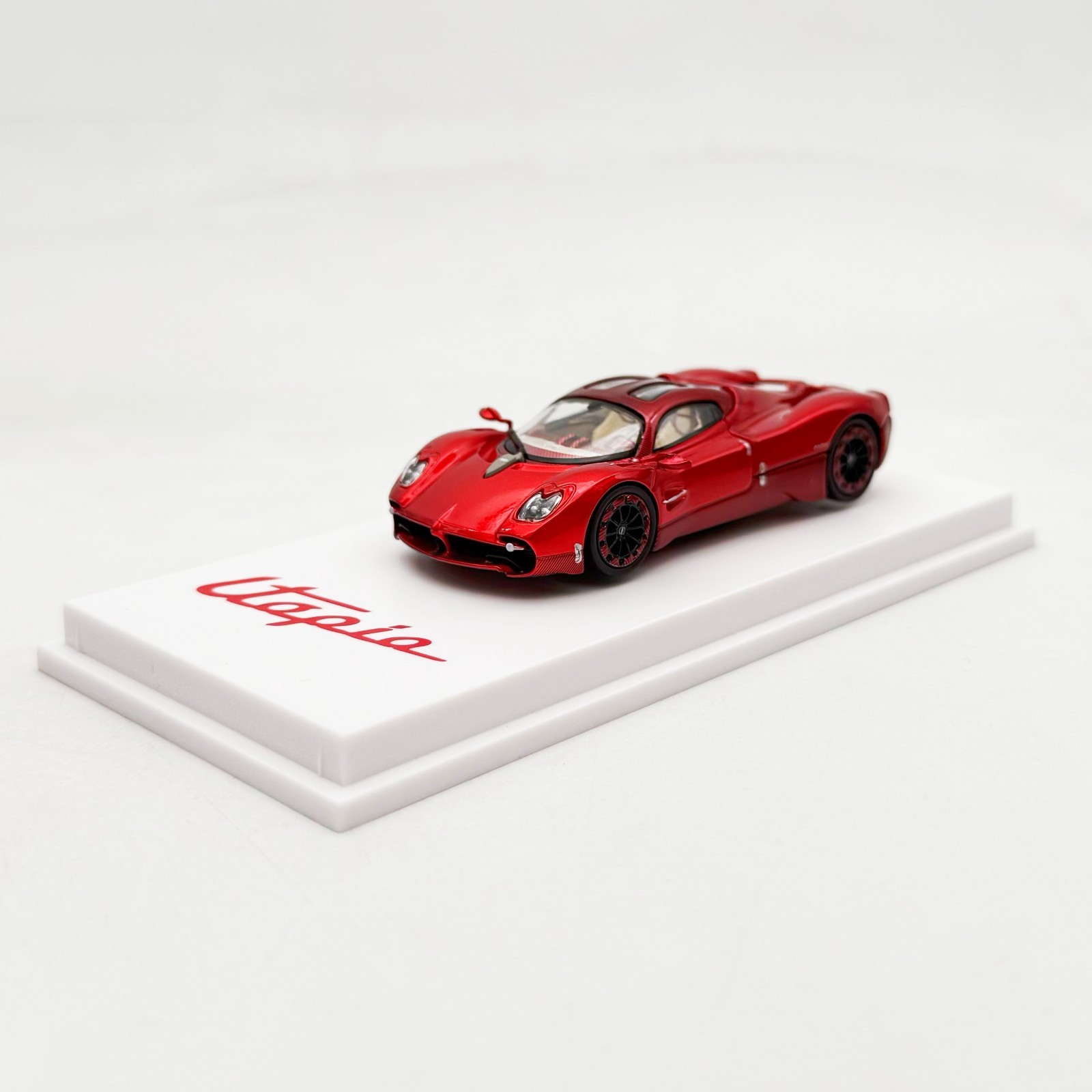 CM Model 1:64 Pagani Utopia Red