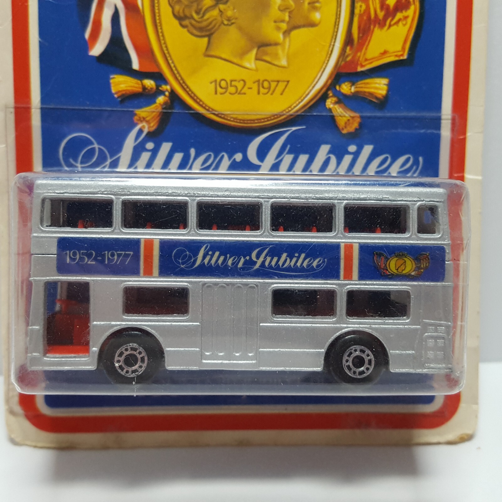 Lesney Matchbox Superfast #17 Silver Jubilee Leyland London Bus w/ Painted Base