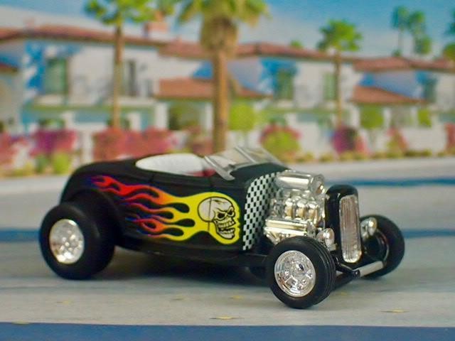 Hot Rod Supercharged Flathead V8 1932 Ford Roadster w/raked Windshield 1/64 LE K