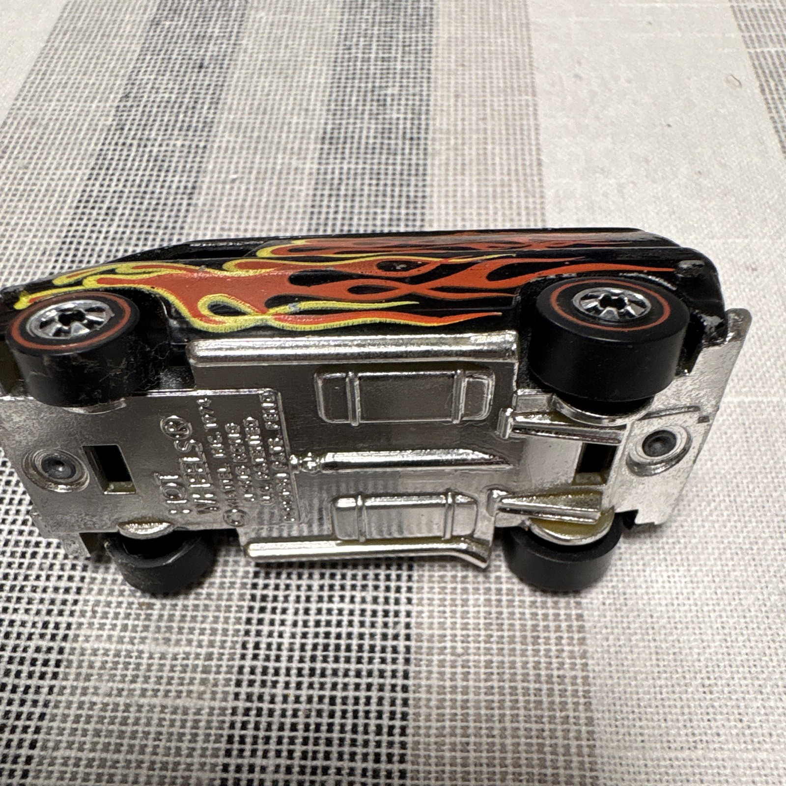 Hot Wheels redline Black Flame Van 1:64 Diecast Red/Yellow Flames Graphics