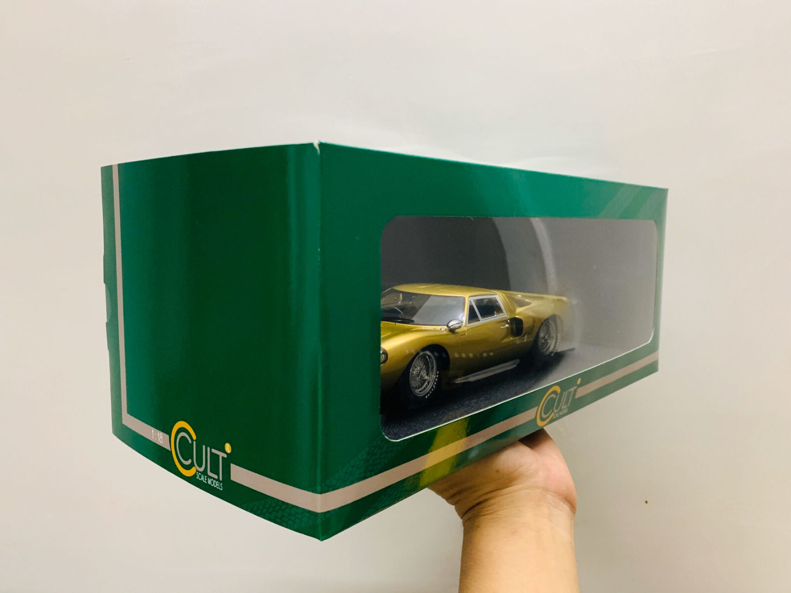 Cult Models! 1:18 Scale Resin Model Car Ford GT40 Mk III 1966 Gold Metallic New