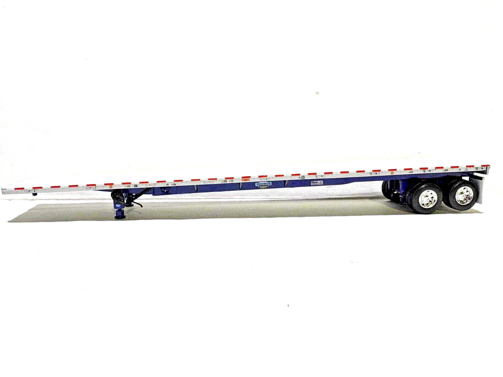 DCP / FIRST GEAR 1/64 SCALE VINTAGE FLATBED TRAILER, WHITE & BLUE FRAME