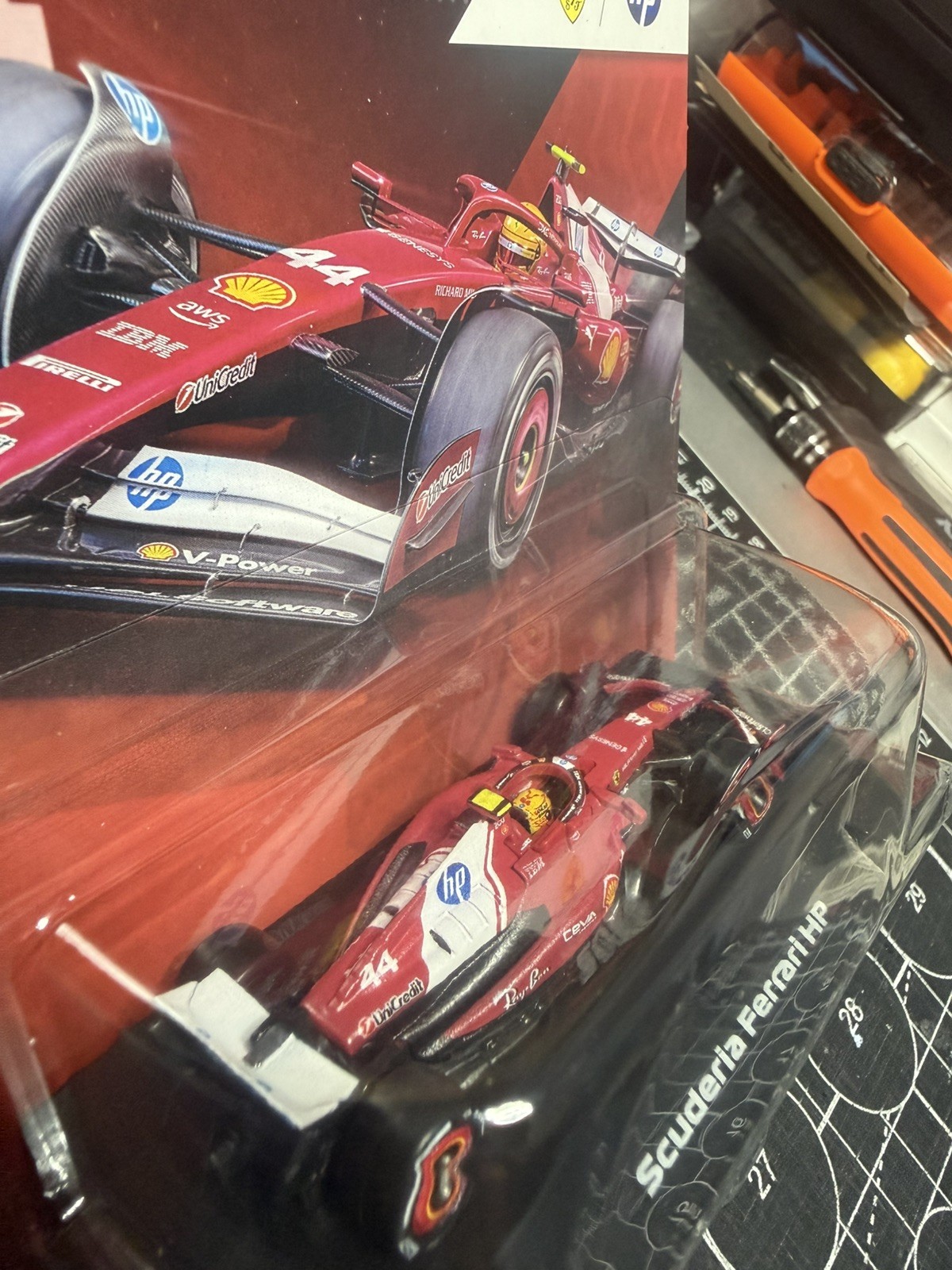 Hot Wheels Premium F1 Scuderia Ferrari HP Lewis Hamilton #44