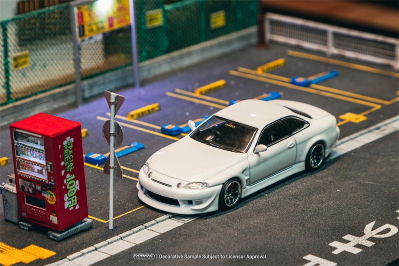 1:64 VERTEX Soarer JZZ30 White Diecast Model Car Collector Desk Display Shelf