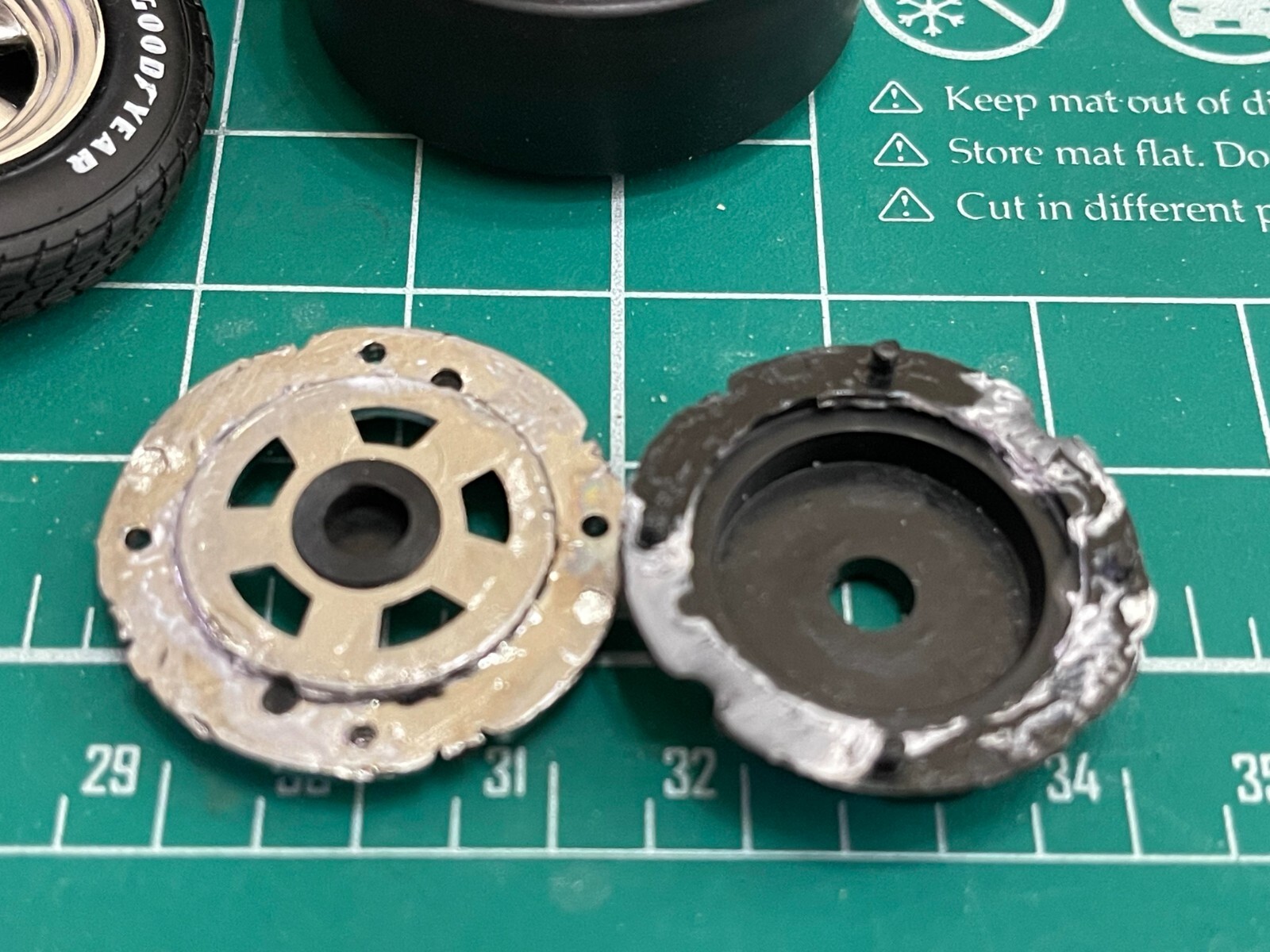 1/18 GMP MUSCLE CAR DEEP DISH 5 SPOKE DRAG WHEELS AND GOODYEAR TIRE SET 19005