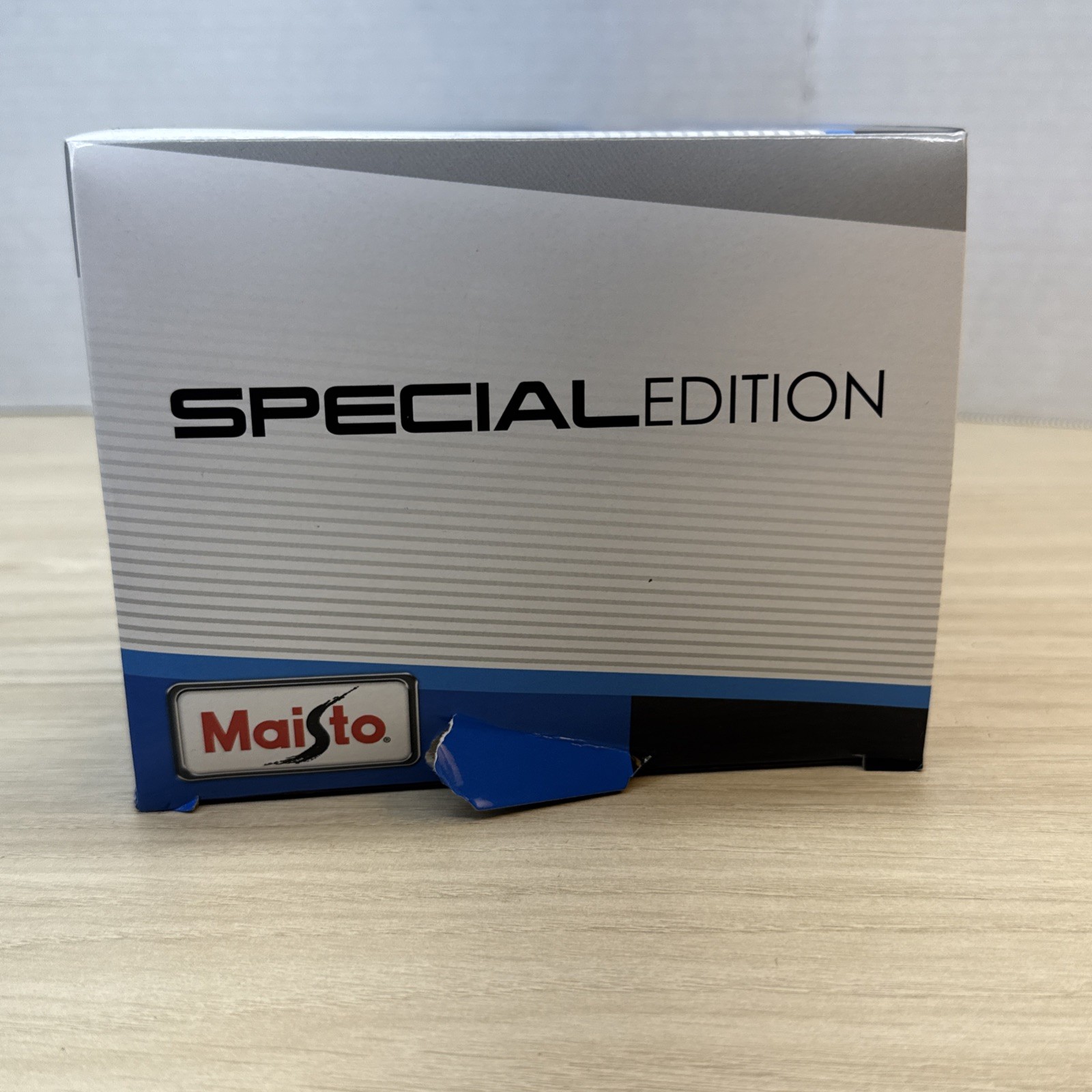 Maisto 1:18 Ferrari SF90 Spider Metallic Gold Special Edition Diecast NIB