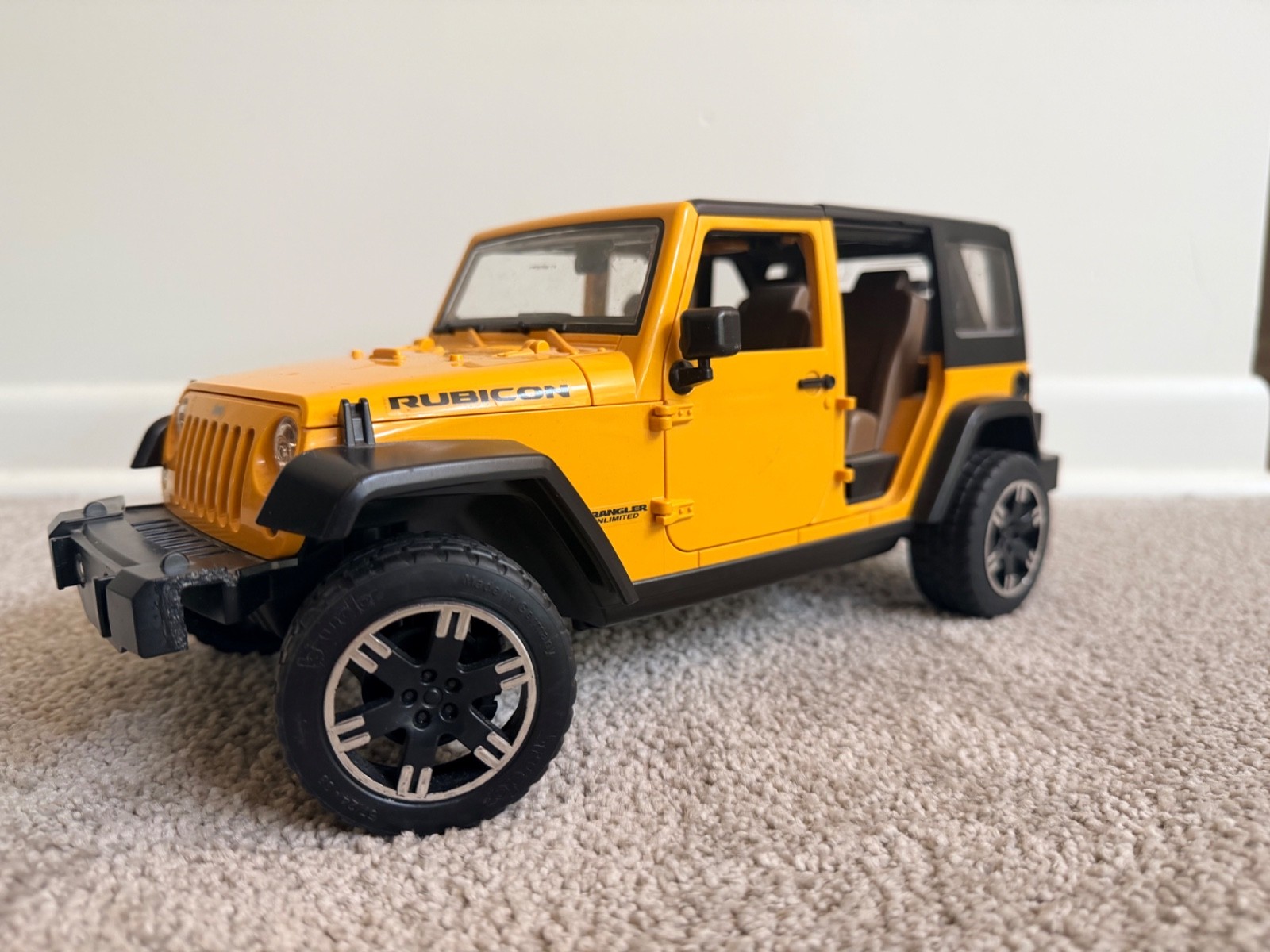 Bruder Jeep Wrangler Rubicon Unlimited *FOR PARTS*