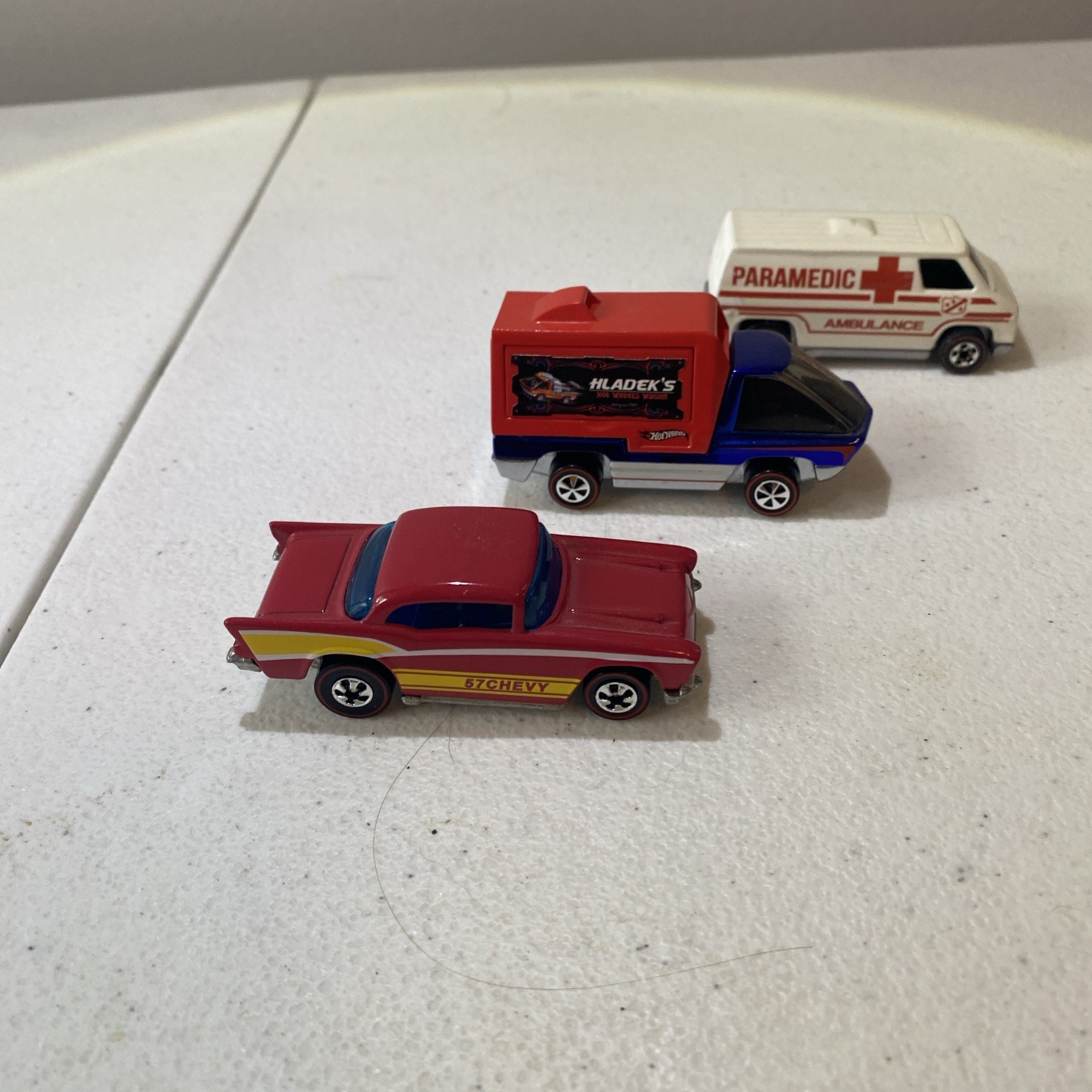 Hot Wheels Vending Truck The Heavy Dark Blue RLC REWARDS Series and 2 redlines