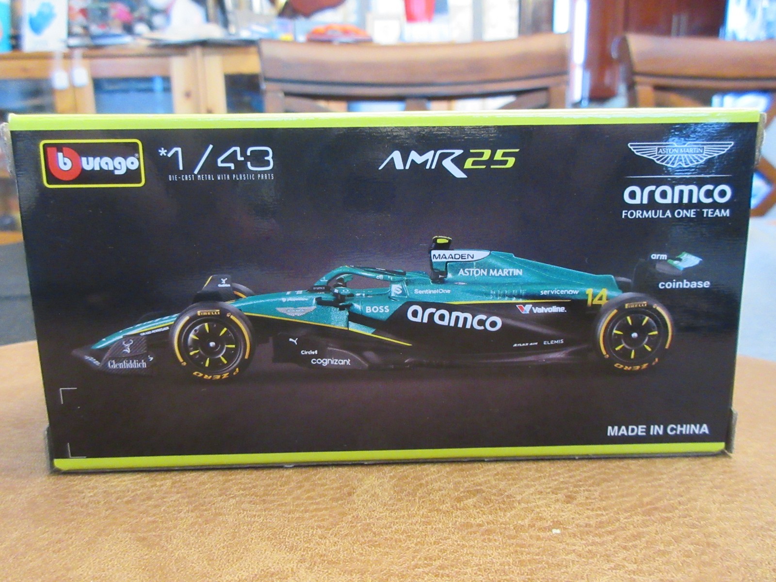 1:43 Bburago F1 AMR25 Fernando Alonso 14 Aramco Aston Martin Formula 1 Racing