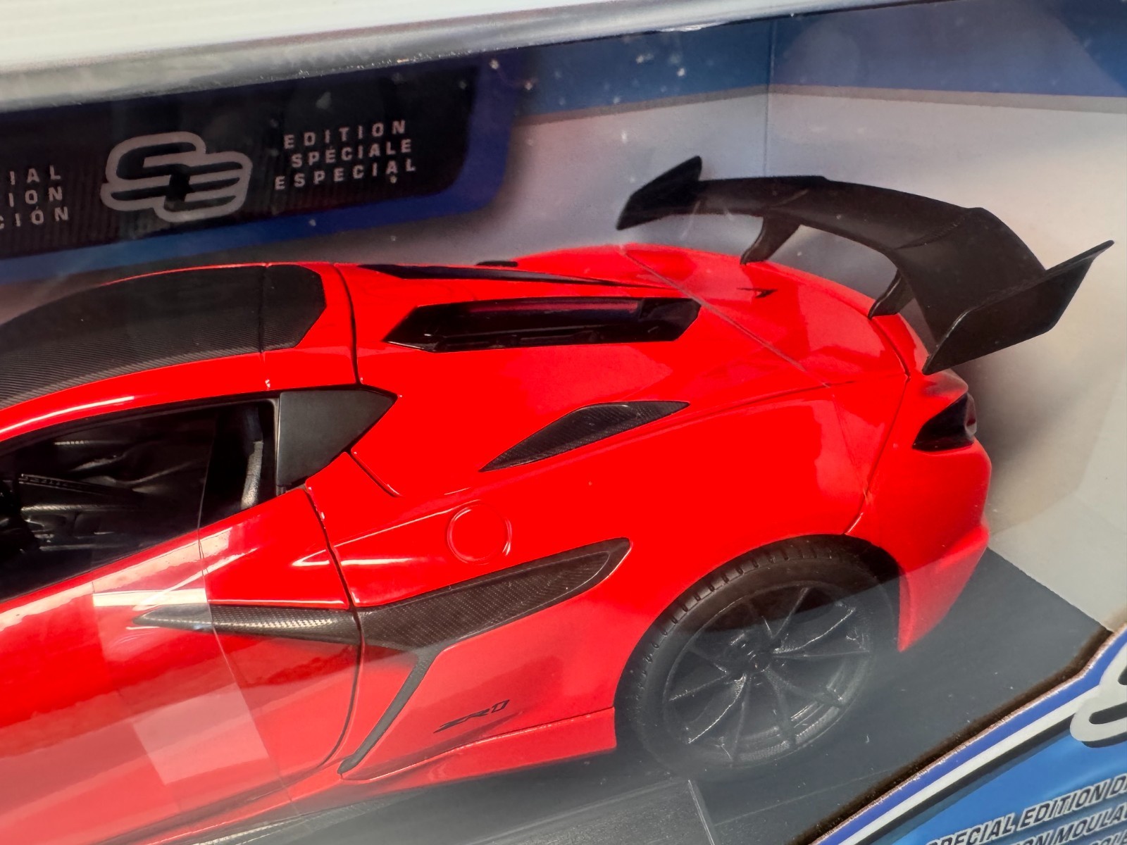 Maisto 1:18 Special Edition 2025 C8 Chevrolet Corvette ZR1 – RED