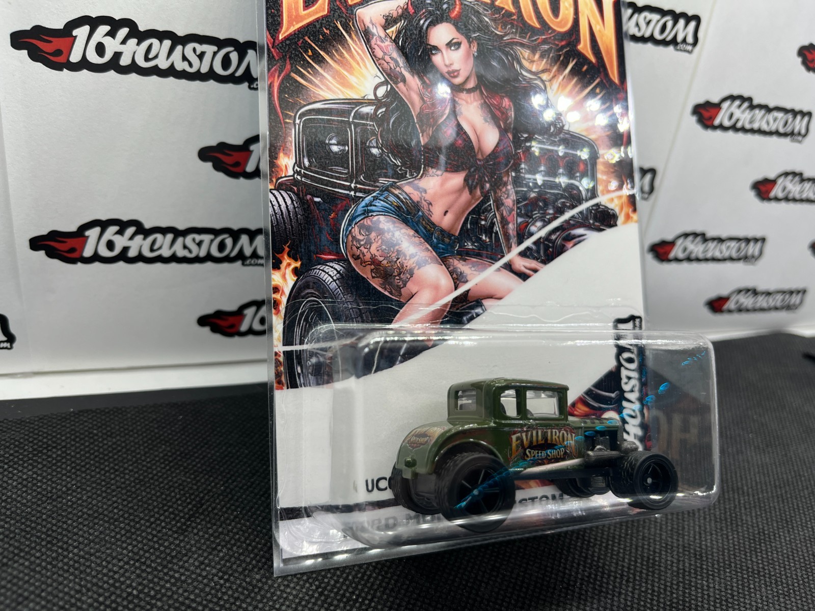 Hot Wheels ’31 Model A – Custom Evil Iron Pin Up Rat Rod Real Riders Card