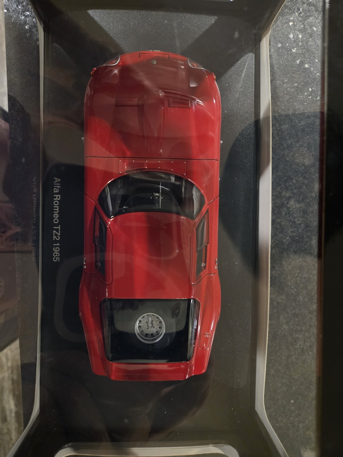 AUTOart Millennium 1:18 Alfa Romeo Giulia TZ2 1965 Red w/ Case