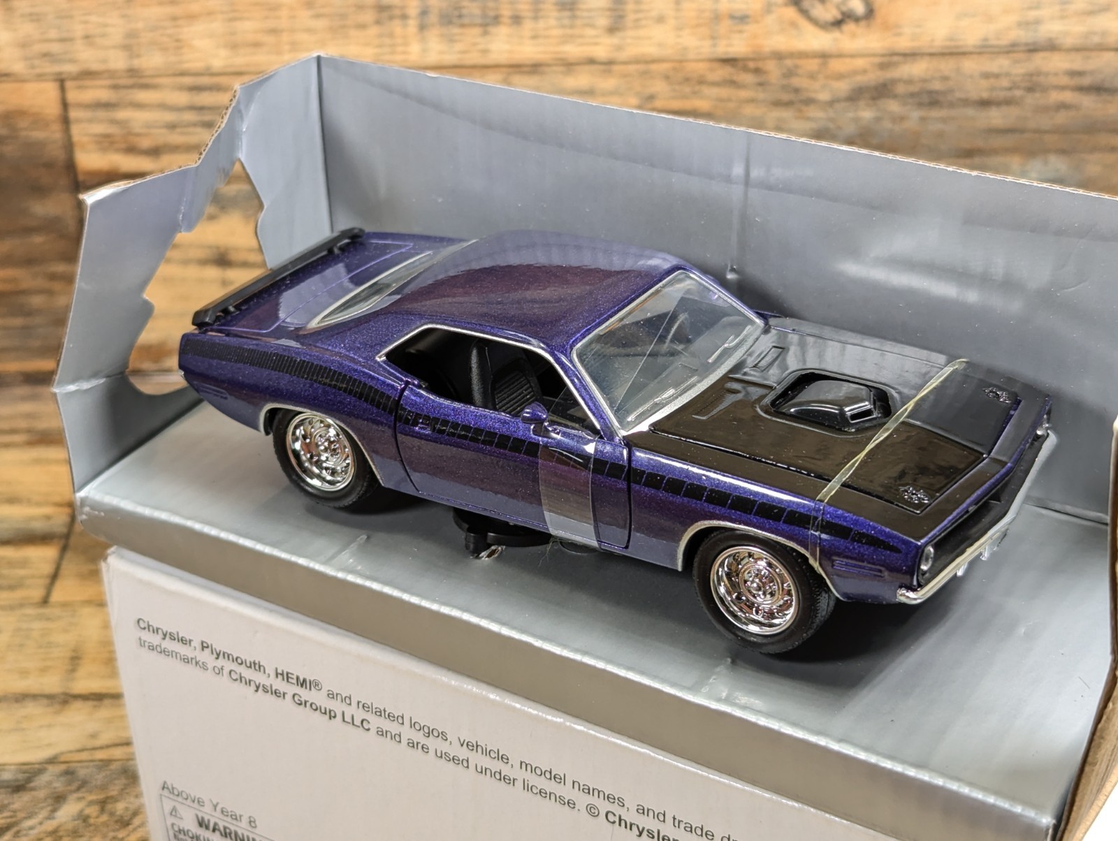 1970 Plymouth Cuda 1:32 Die Cast SS-51390 Purple Black Licensed NEW Chrysler