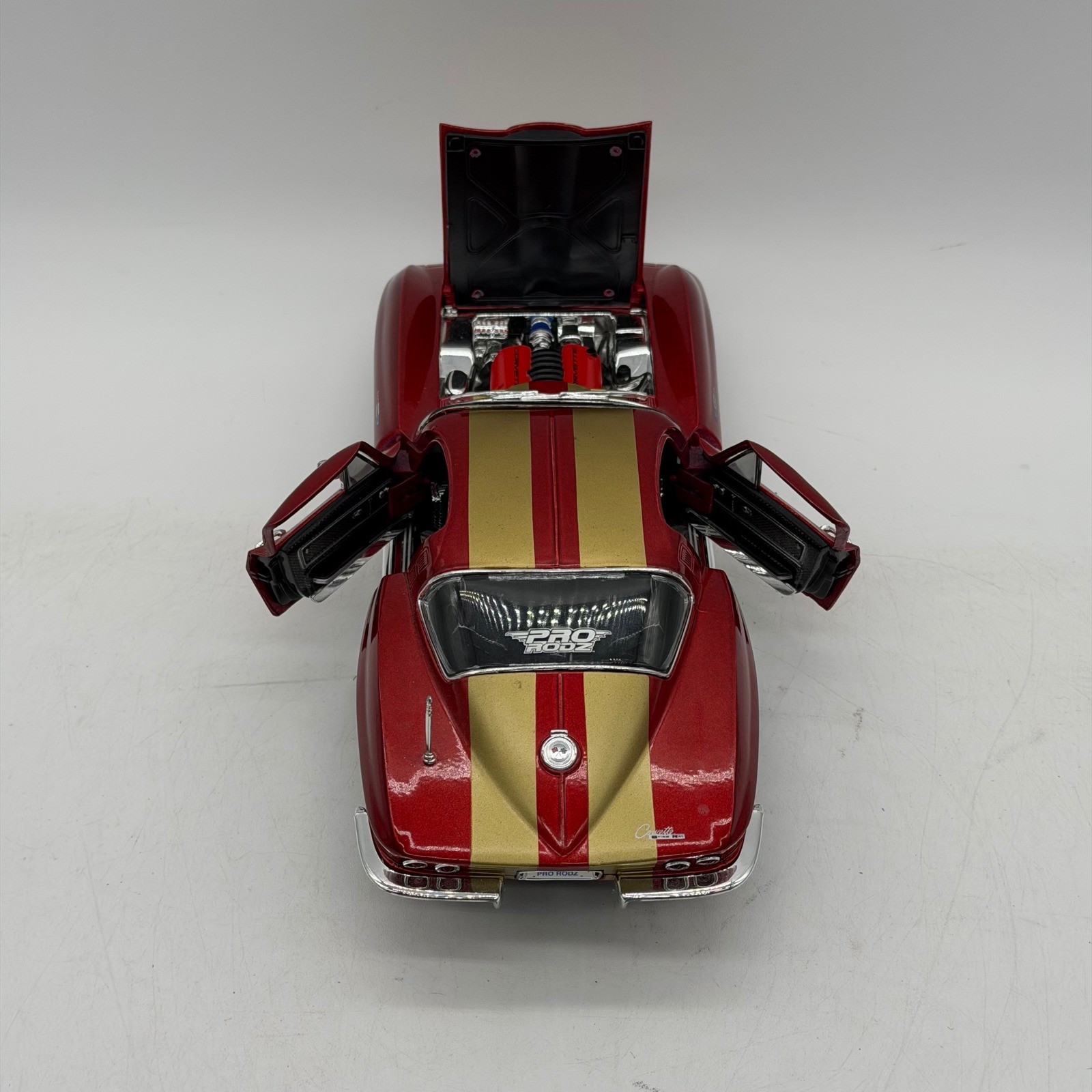 Maisto Pro Rodz 1965 Chevrolet Corvette 1/18 Red/Gold Racing Stripes Diecast Car
