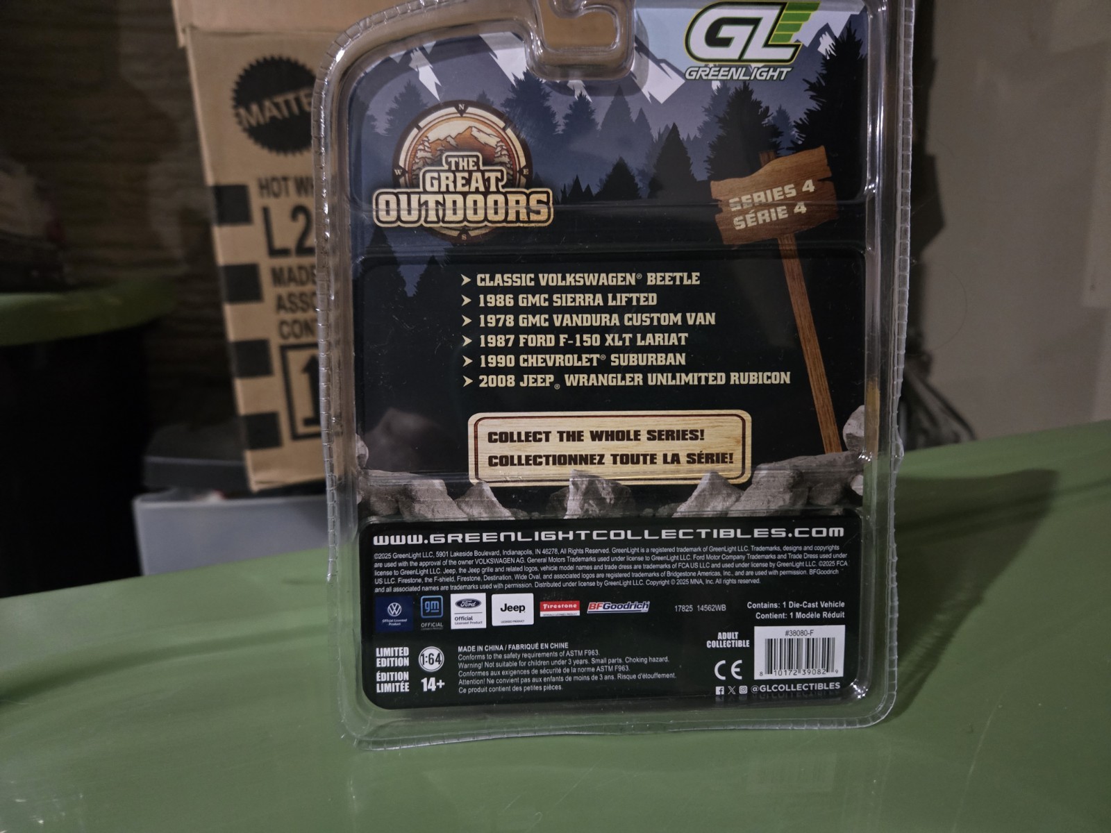 Greenlight Great Outdoors 2008 Jeep Wrangler Rubicon Green Chrome Chase