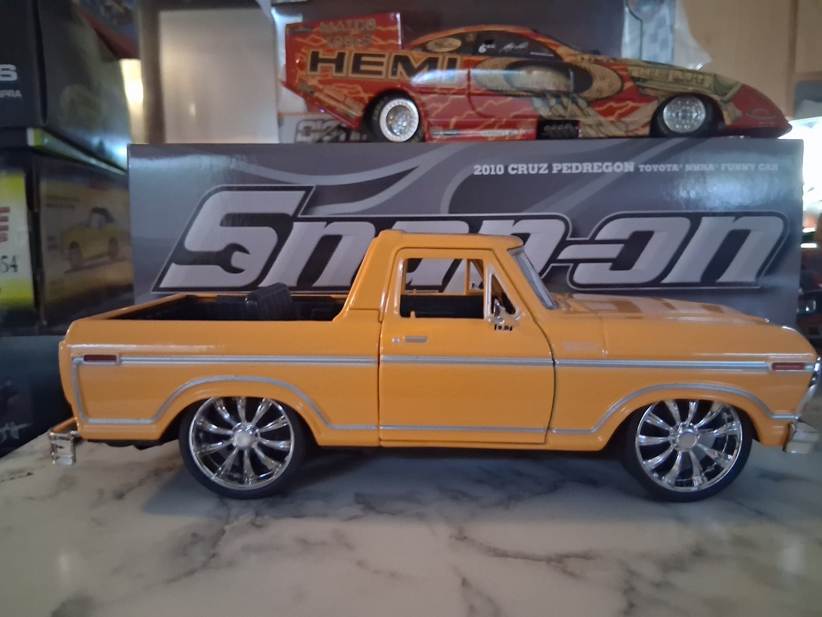 ( Custom Built) 1.24scale Diecast Custom 78 Ford BRONCO SLAMMED( Read Ad Plz)