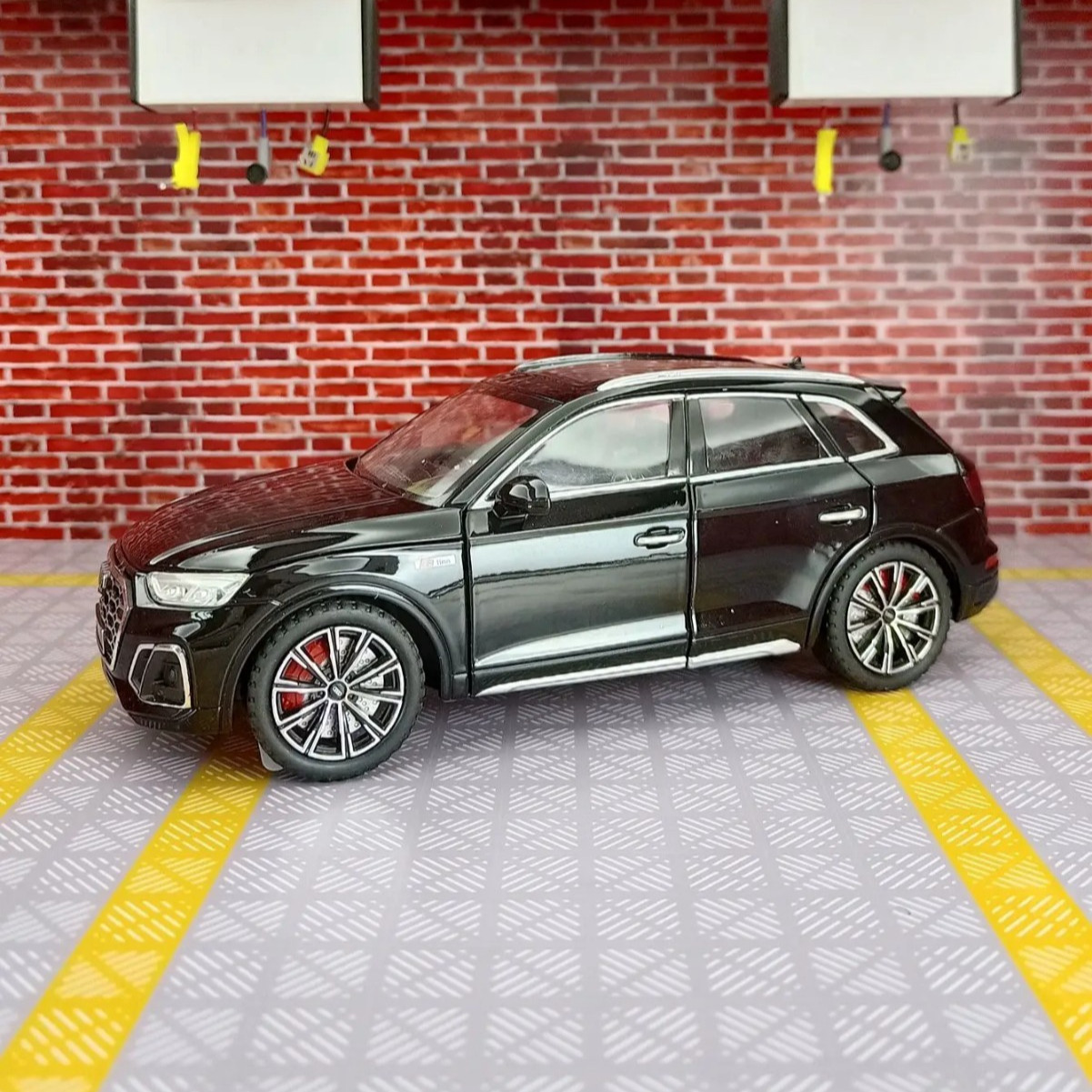 1:24 Audi Q5 SUV Alloy Diecast Metal Car Model Vehicle Collection Toy Gift NEW