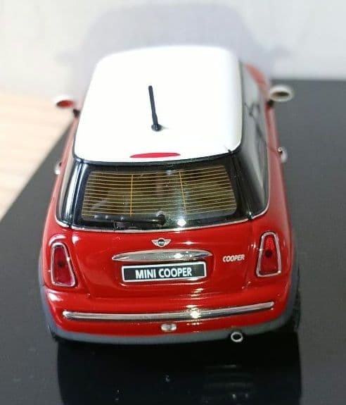AutoArt MINI COOPER Diecast Model Car 1/43 Scale Red White Authentic
