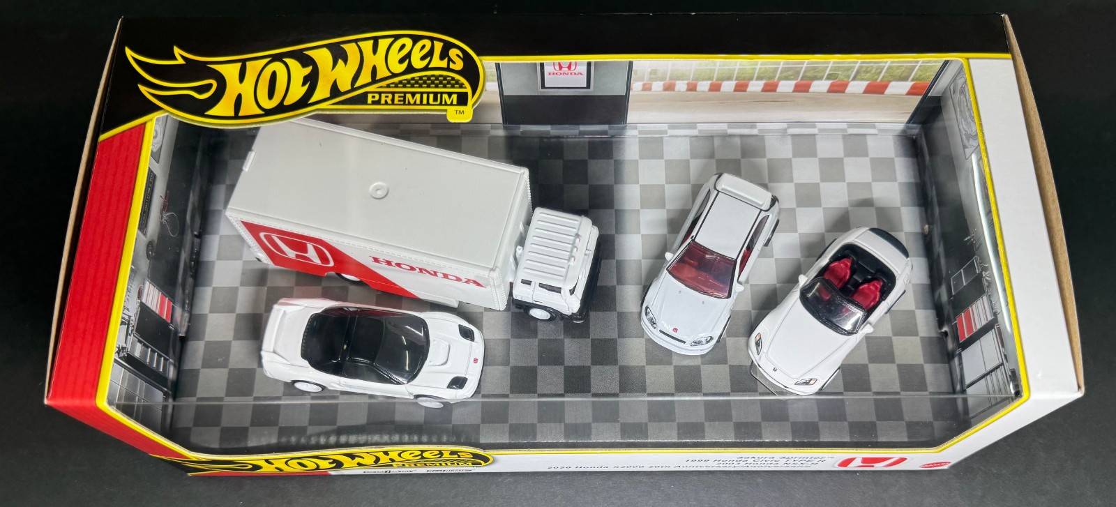 Hot Wheels 2025 Premium Collector Diorama Honda Set Civic Type-R, NSX-R, S2000