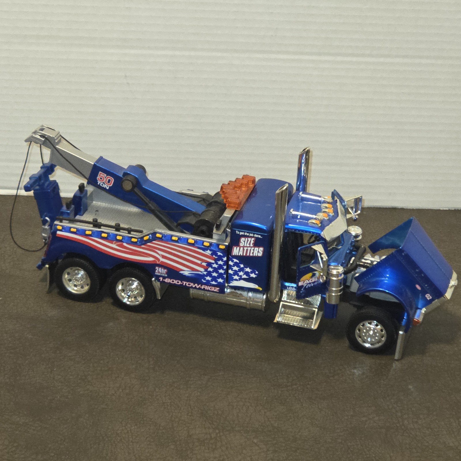 JADA TOYS ROAD RIGZ PETERBILT MODEL 379 WRECKER 1:32 Blue