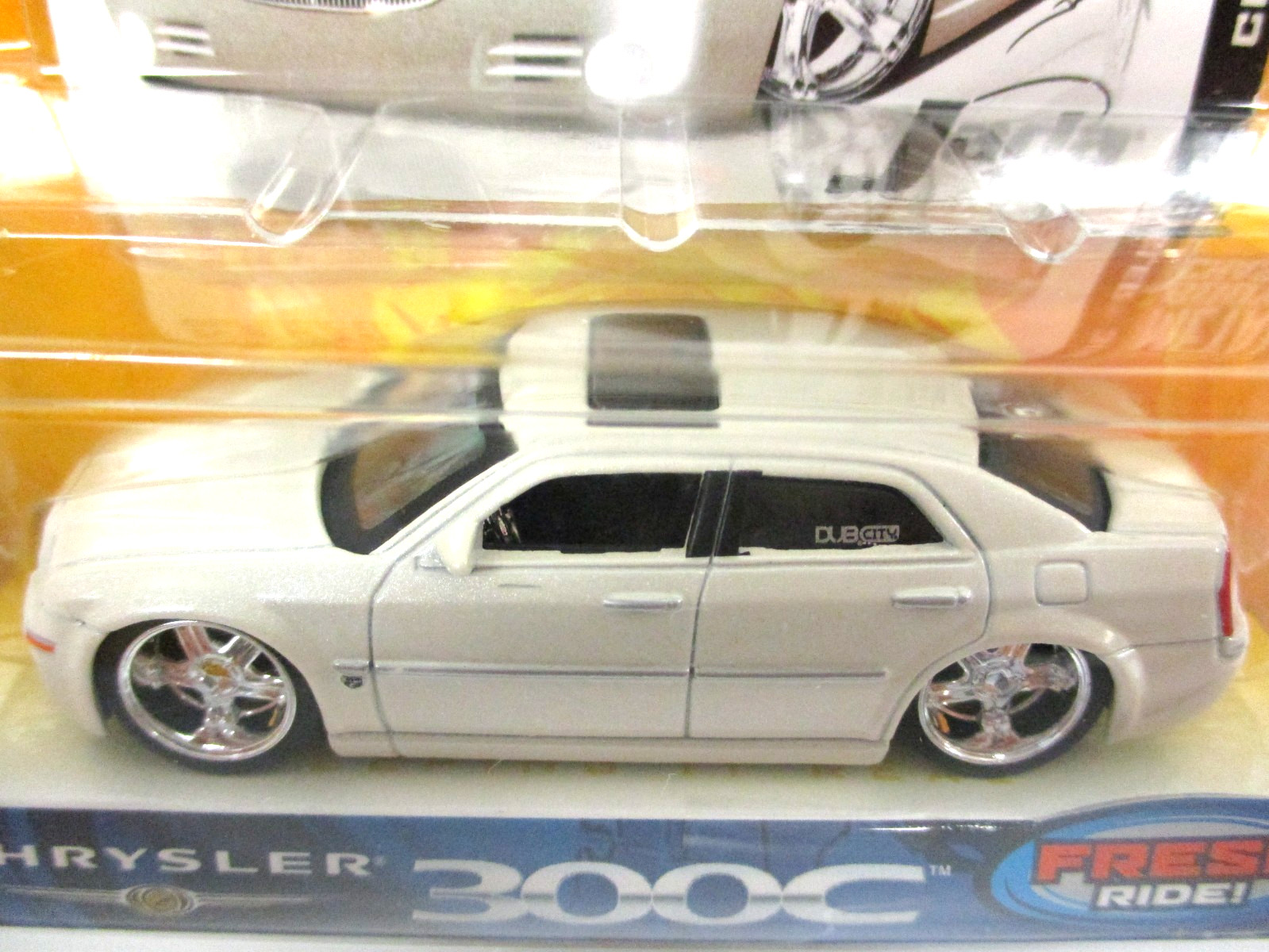 JADA – DUB CITY – KUSTOMS – 2005 / 2006 CHRYSLER 300C – 1/64 DIECAST