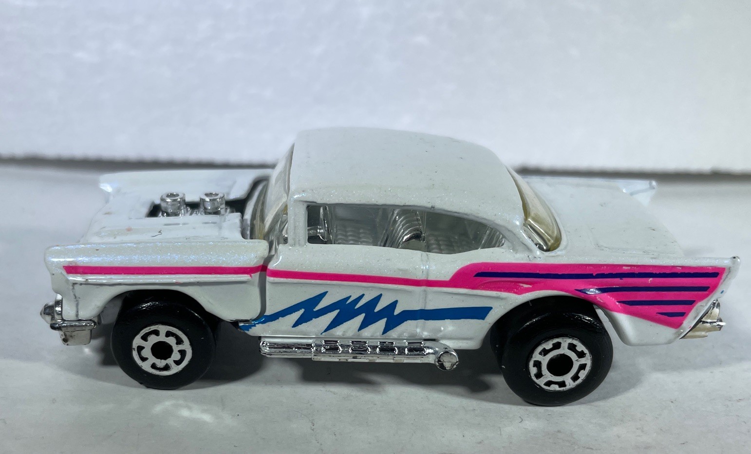 MATCHBOX # 4 WHITE 1957 CHEVY MB 4-D27